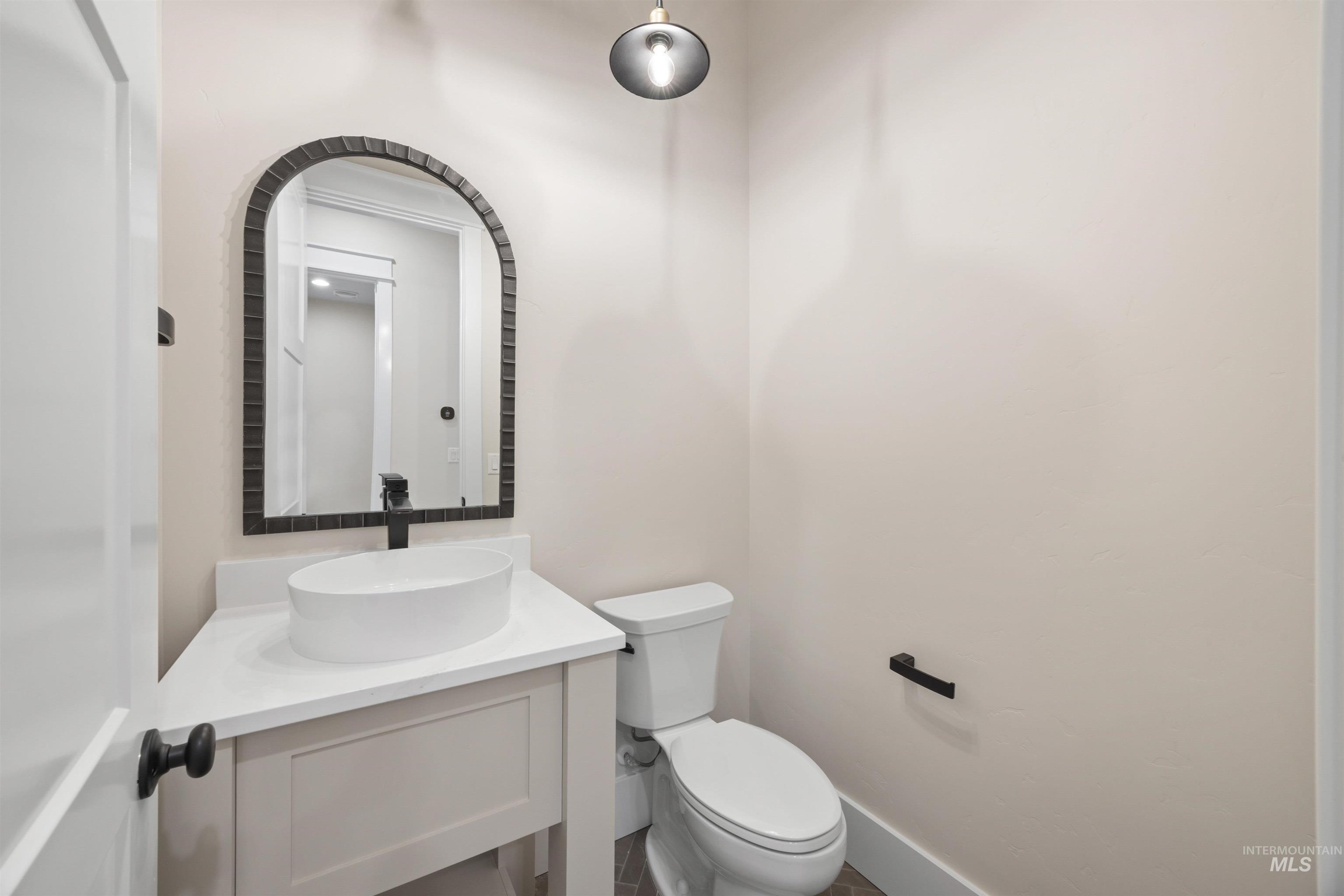 2599 E Cavern Dr, Meridian, Idaho 83642, 4 Bedrooms, 3.5 Bathrooms, Residential For Sale, Price $949,777, 98968256