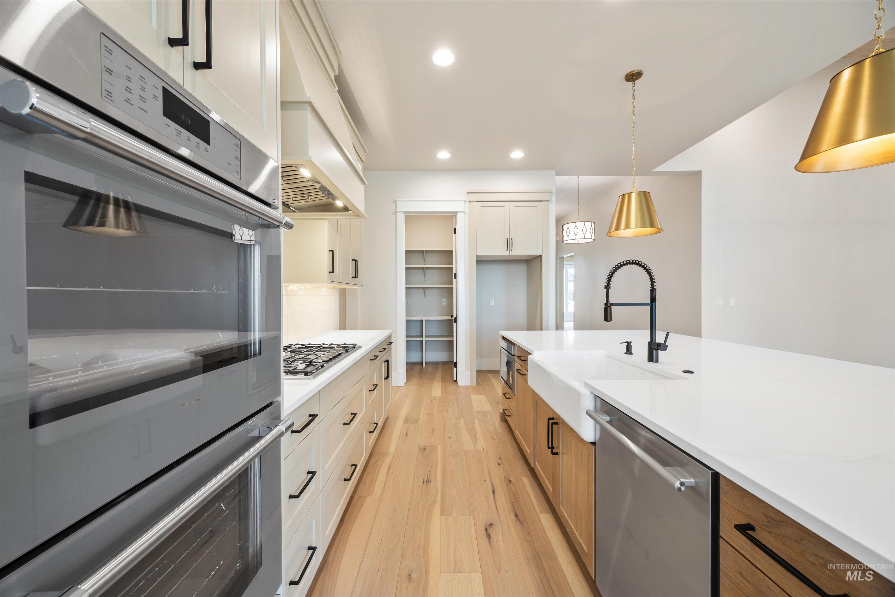 2599 E Cavern Dr, Meridian, Idaho 83642, 4 Bedrooms, 3.5 Bathrooms, Residential For Sale, Price $949,777,MLS 98968256