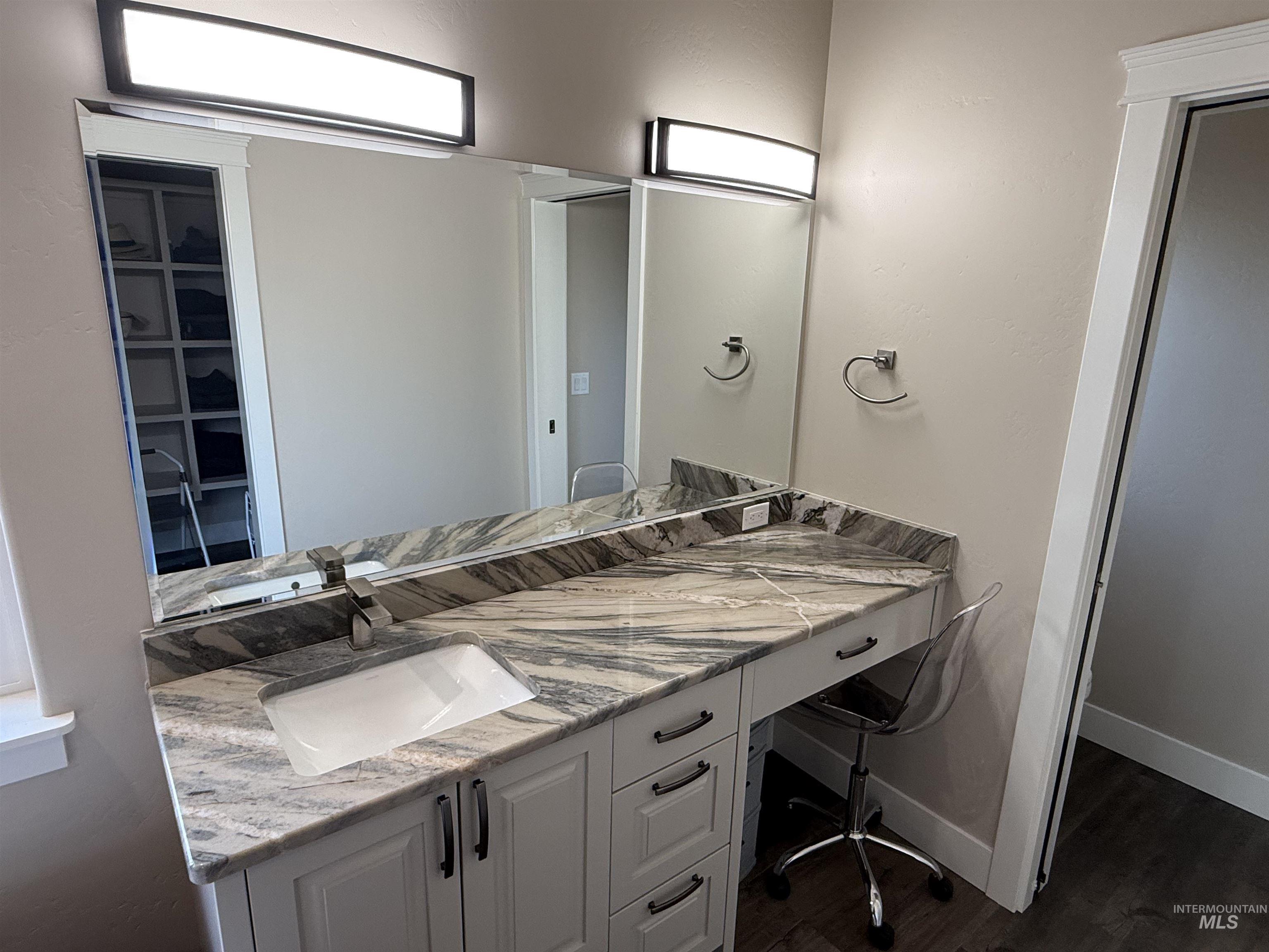 1583 Lagoon Lane, Twin Falls, Idaho 83301, 4 Bedrooms, 3 Bathrooms, Residential For Sale, Price $559,000,MLS 98968262