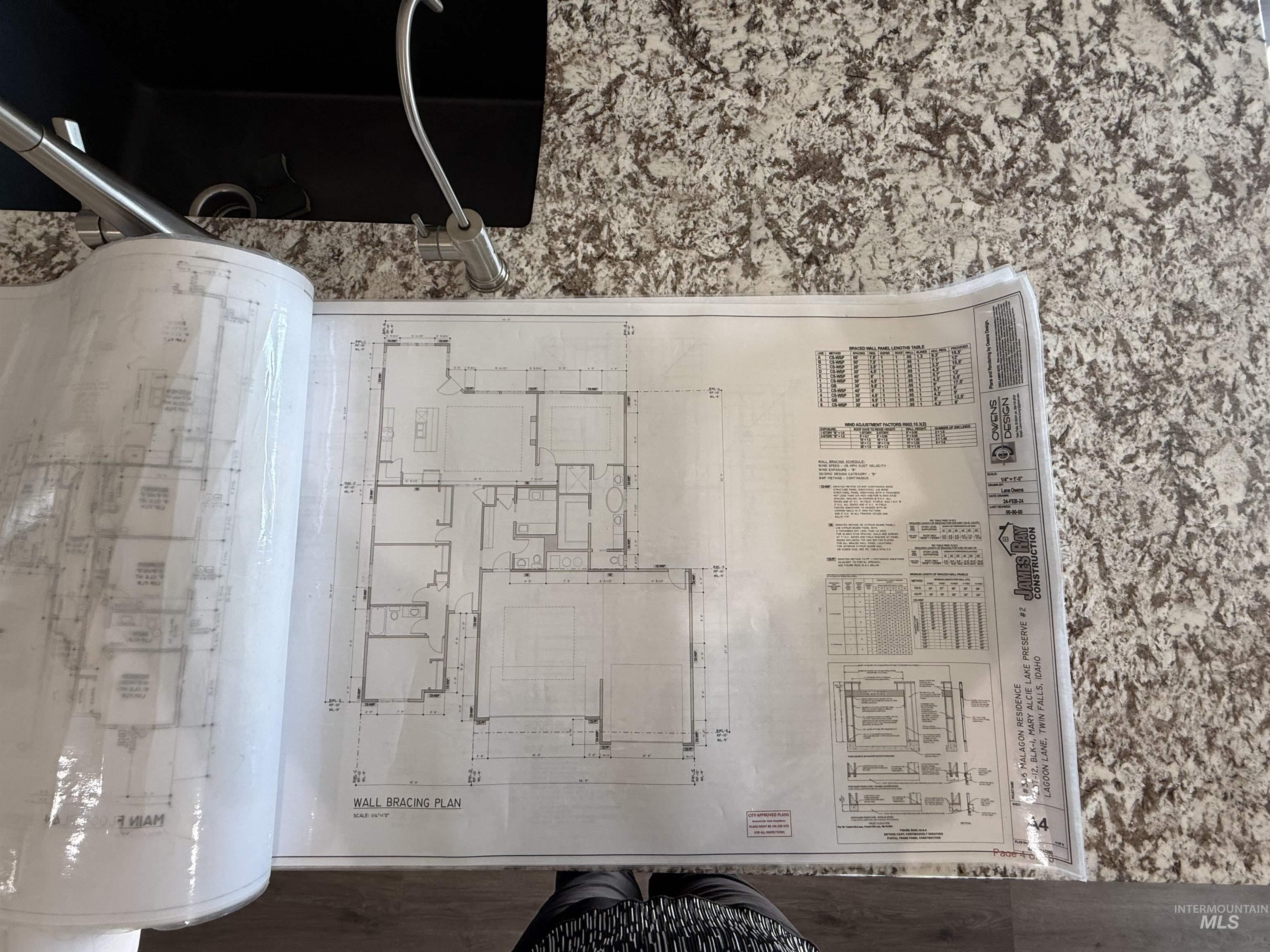 1583 Lagoon Lane, Twin Falls, Idaho 83301, 4 Bedrooms, 3 Bathrooms, Residential For Sale, Price $559,000,MLS 98968262