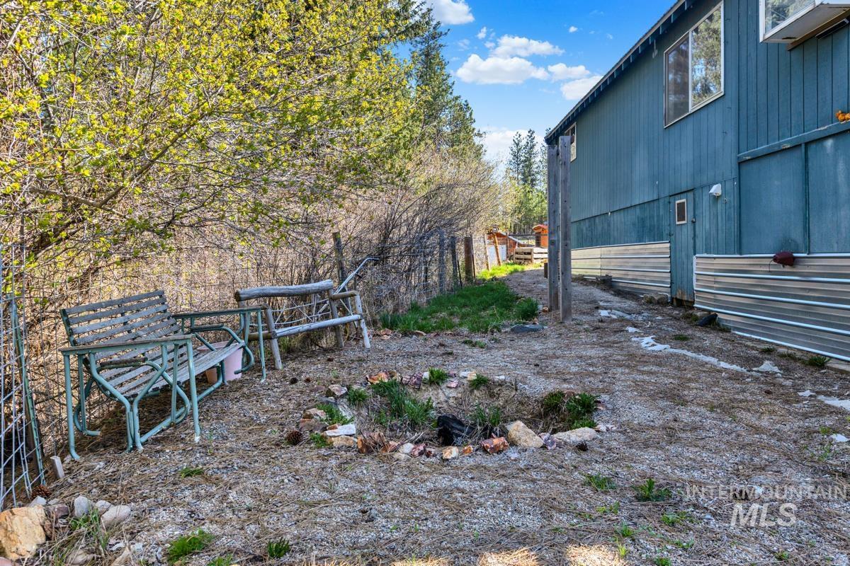 4 Lookout Ct, Garden Valley, Idaho 83622, 2 Bedrooms, 1 Bathroom, Residential For Sale, Price $335,000,MLS 98968264