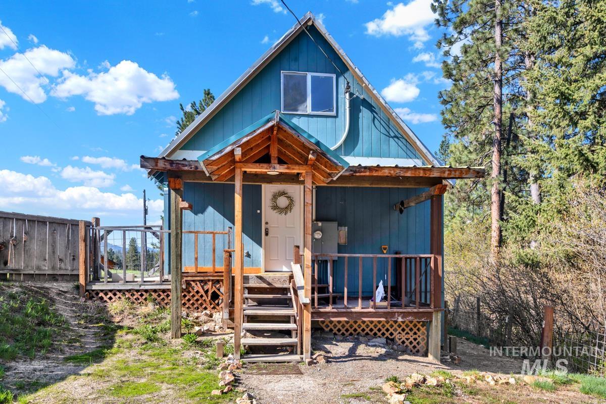 4 Lookout Ct, Garden Valley, Idaho 83622, 2 Bedrooms, 1 Bathroom, Residential For Sale, Price $335,000,MLS 98968264