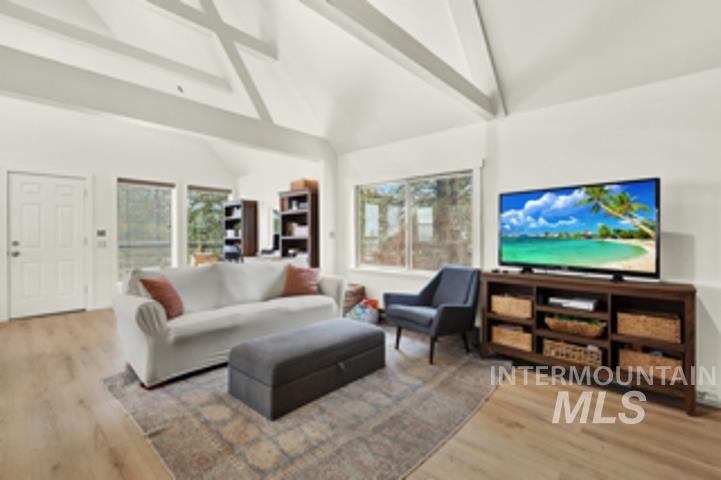 4 Lookout Ct, Garden Valley, Idaho 83622, 2 Bedrooms, 1 Bathroom, Residential For Sale, Price $335,000,MLS 98968264