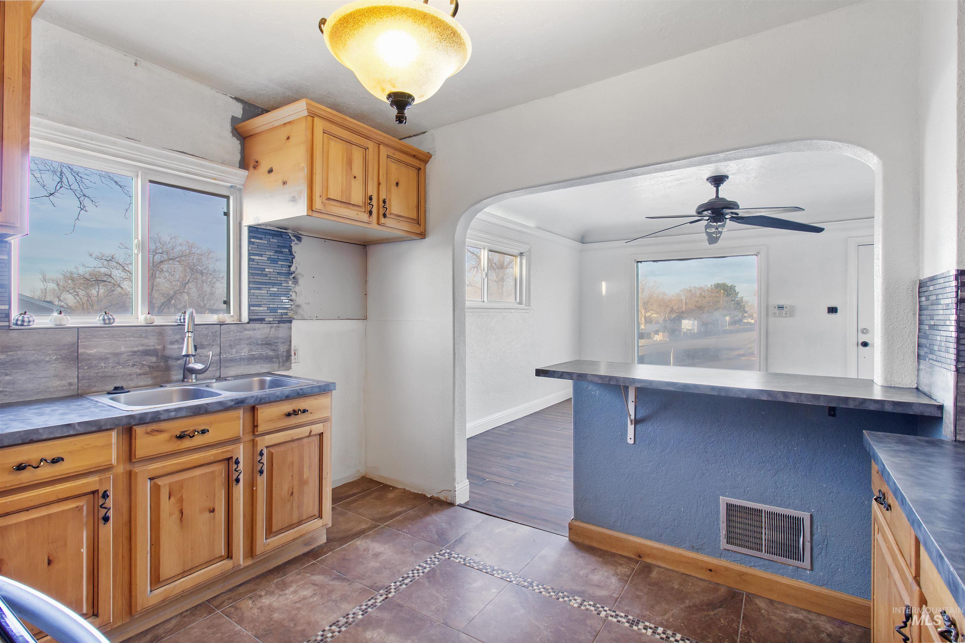 729 N 11th Ave, Buhl, Idaho 83316, 2 Bedrooms, 2 Bathrooms, Residential For Sale, Price $259,000,MLS 98968267