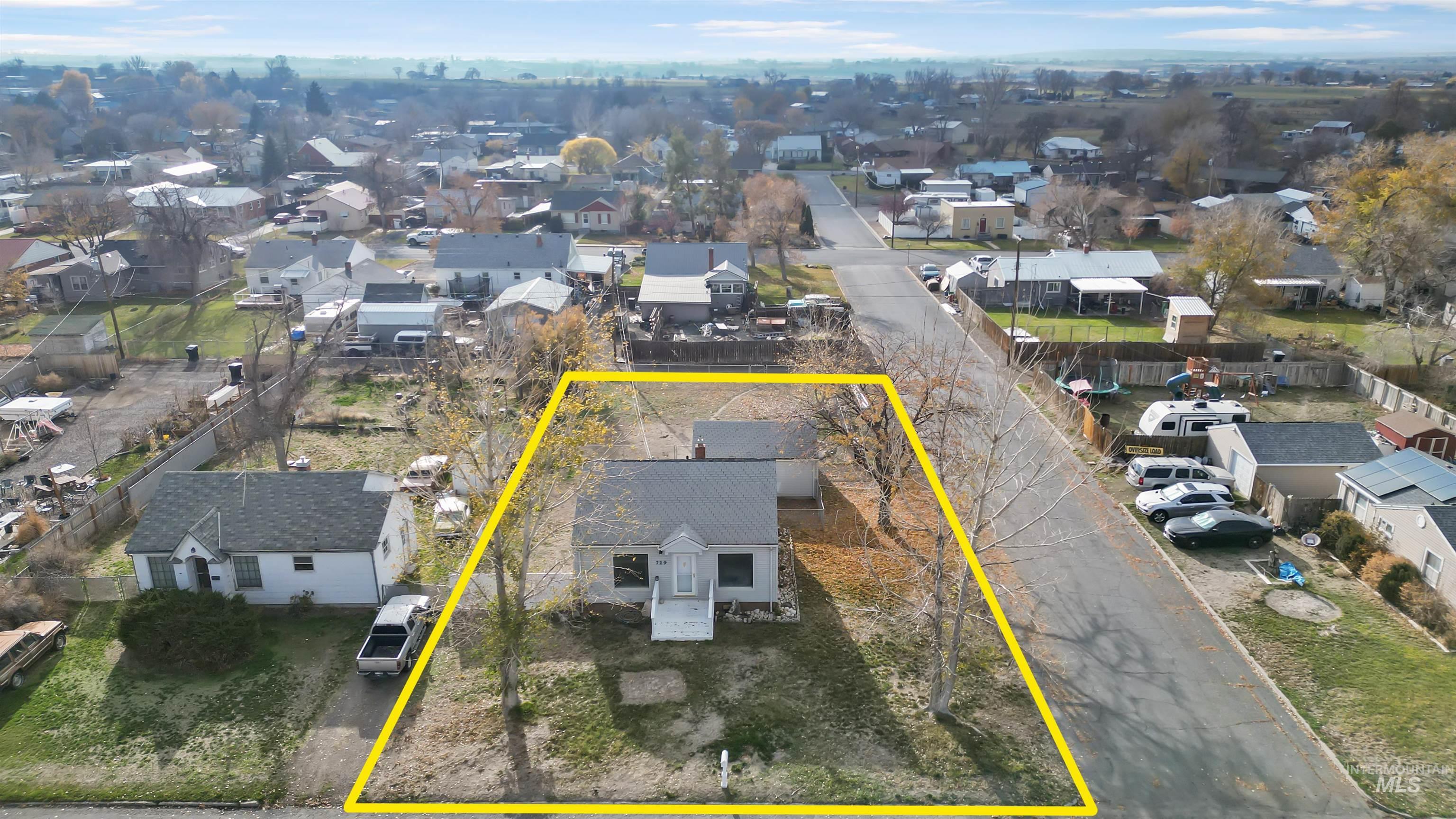 729 N 11th Ave, Buhl, Idaho 83316, 2 Bedrooms, 2 Bathrooms, Residential For Sale, Price $259,000,MLS 98968267