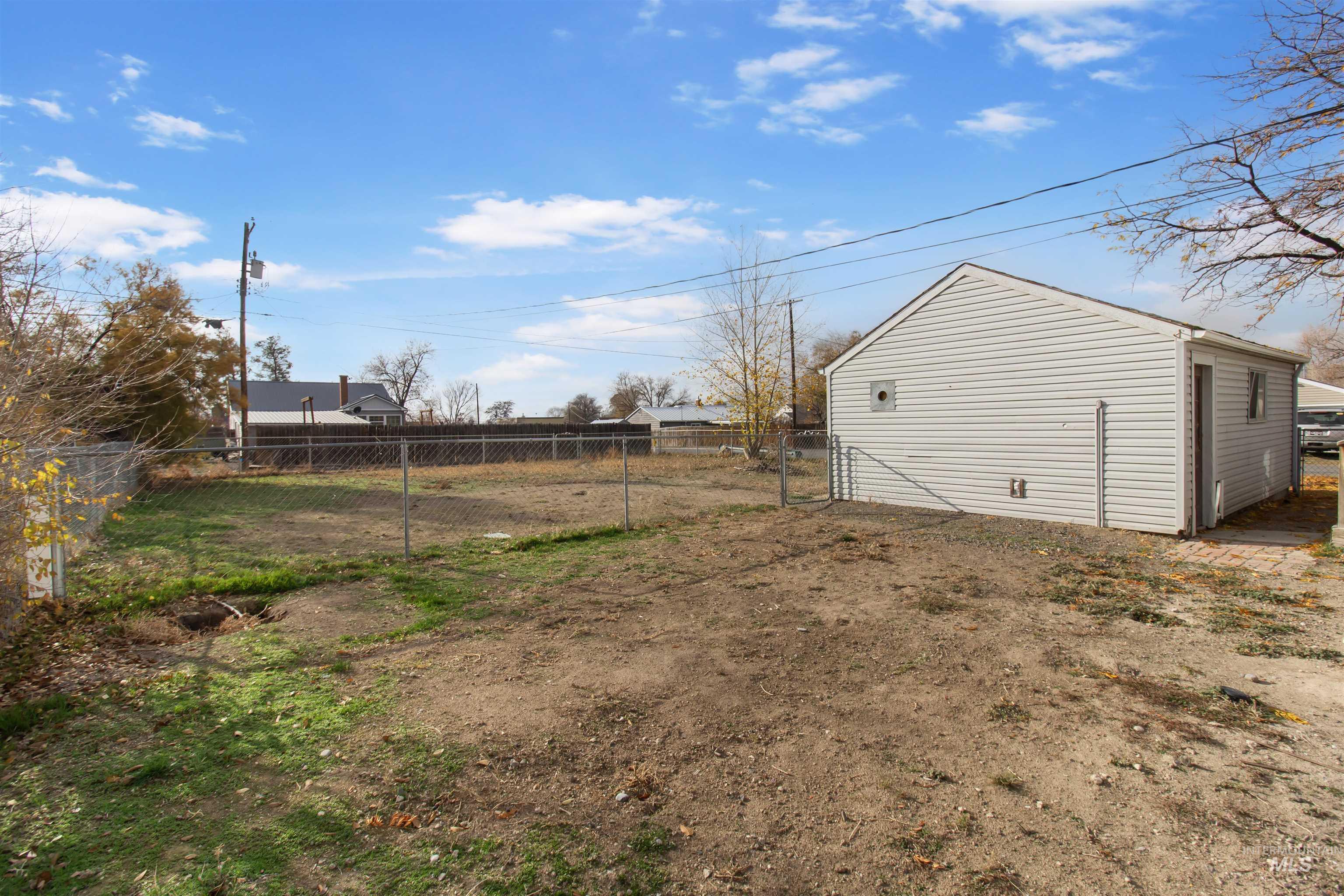 729 N 11th Ave, Buhl, Idaho 83316, 2 Bedrooms, 2 Bathrooms, Residential For Sale, Price $259,000,MLS 98968267