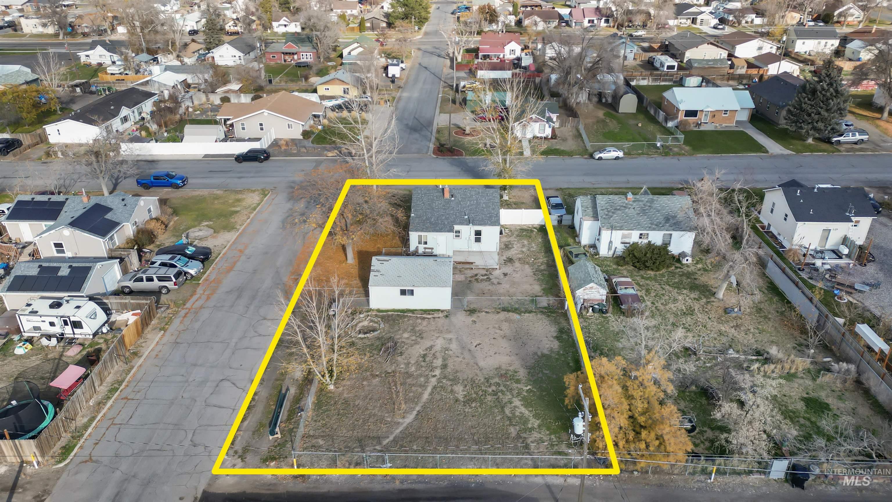 729 N 11th Ave, Buhl, Idaho 83316, 2 Bedrooms, 2 Bathrooms, Residential For Sale, Price $259,000,MLS 98968267