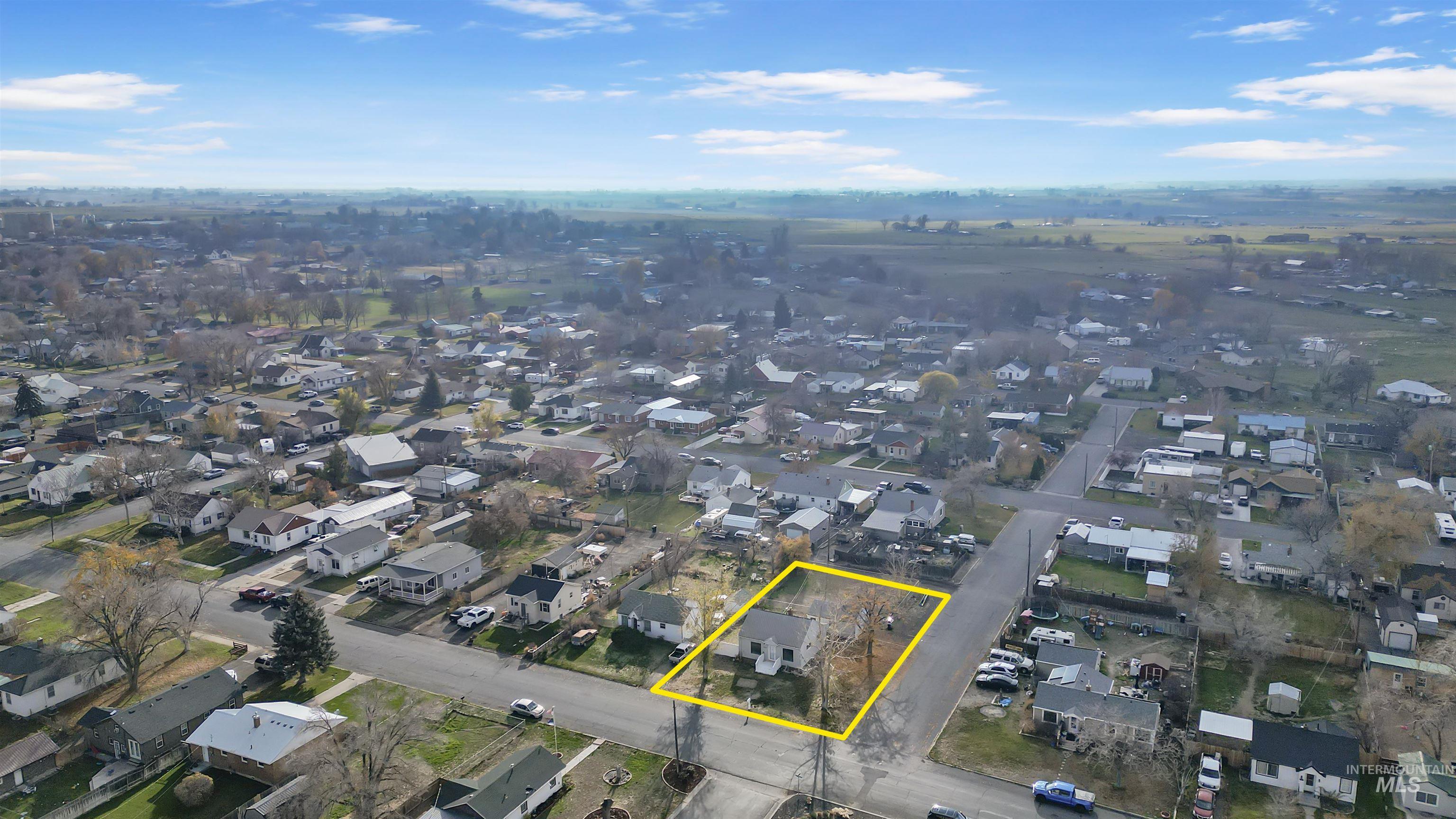 729 N 11th Ave, Buhl, Idaho 83316, 2 Bedrooms, 2 Bathrooms, Residential For Sale, Price $259,000,MLS 98968267