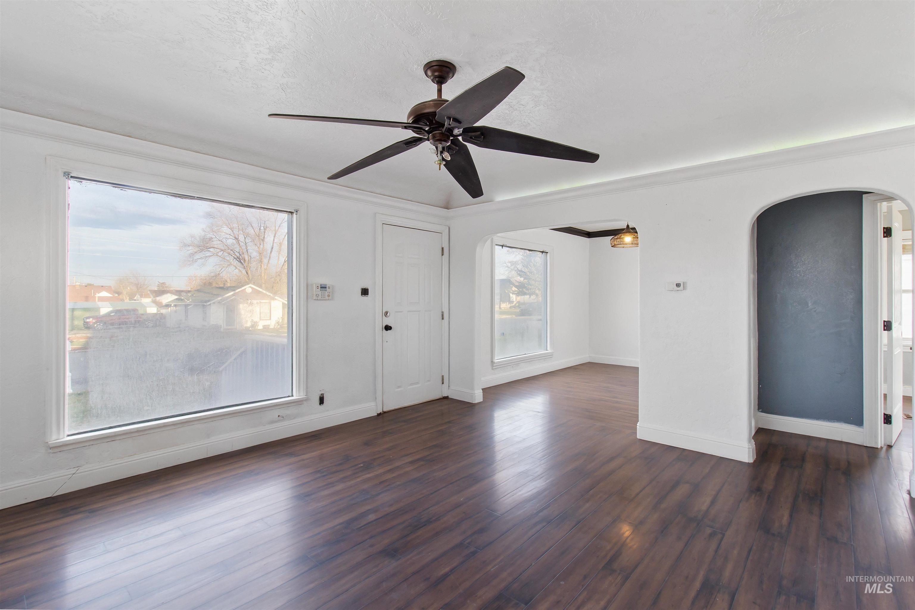 729 N 11th Ave, Buhl, Idaho 83316, 2 Bedrooms, 2 Bathrooms, Residential For Sale, Price $259,000,MLS 98968267