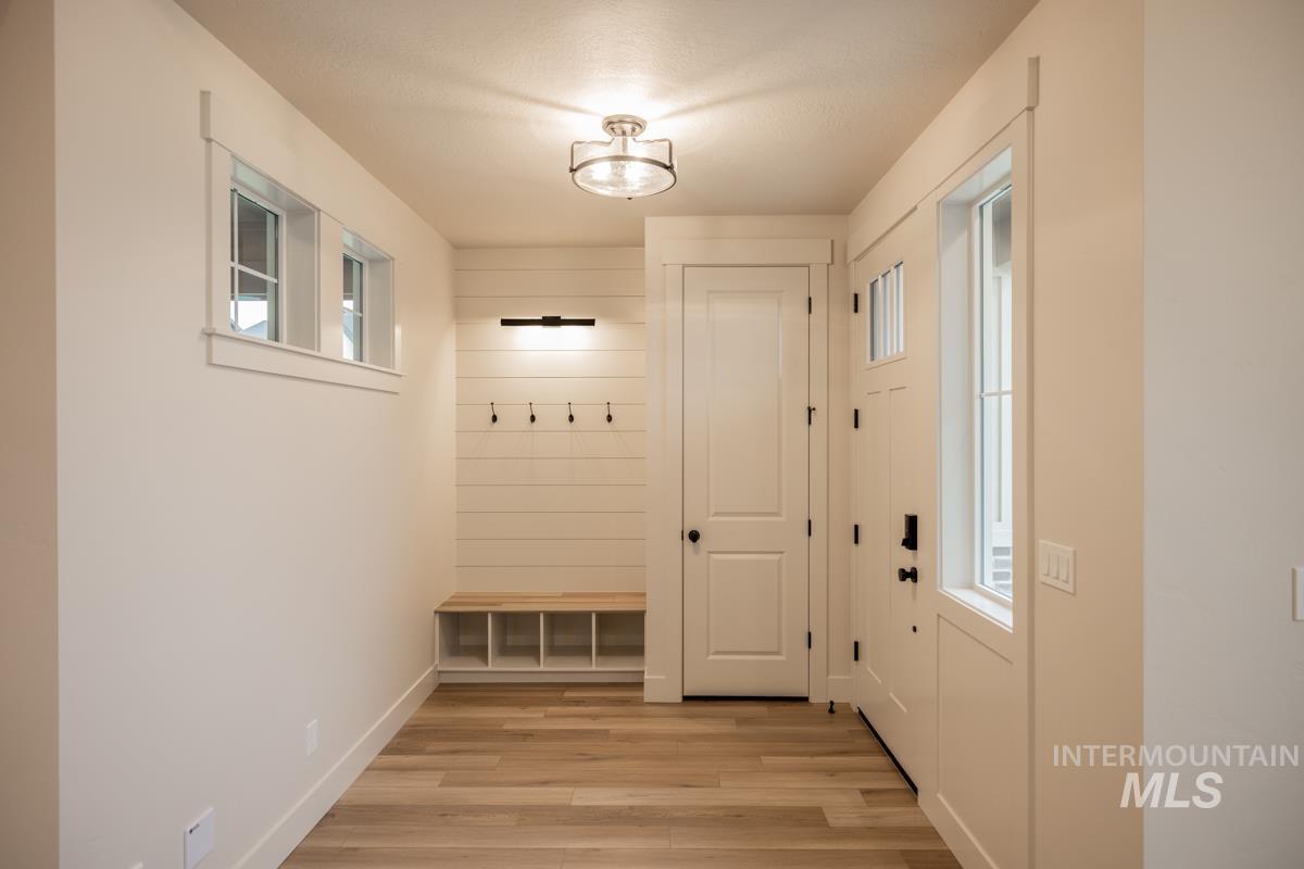 6136 S Apex Ave, Meridian, Idaho 83642, 3 Bedrooms, 2.5 Bathrooms, Residential For Sale, Price $579,900,MLS 98968274