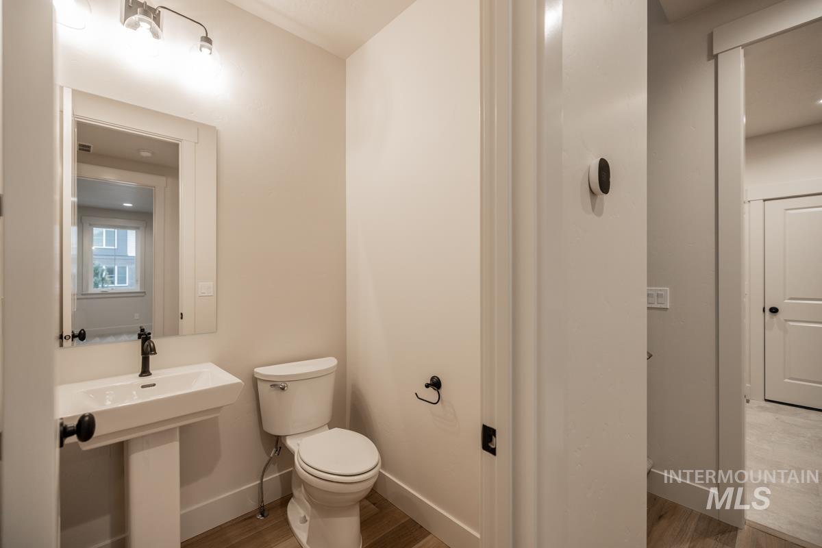 6136 S Apex Ave, Meridian, Idaho 83642, 3 Bedrooms, 2.5 Bathrooms, Residential For Sale, Price $579,900,MLS 98968274