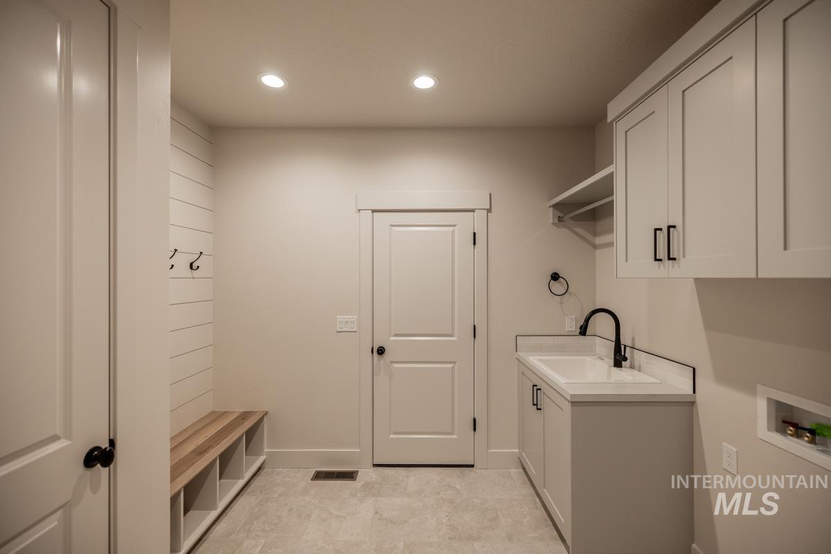 6136 S Apex Ave, Meridian, Idaho 83642, 3 Bedrooms, 2.5 Bathrooms, Residential For Sale, Price $579,900,MLS 98968274