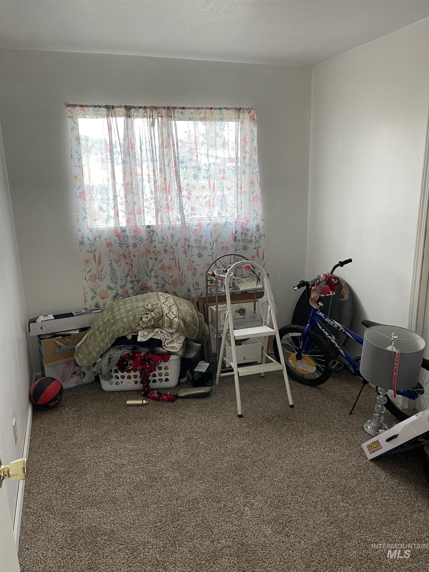 985 NW 2nd Ave, Ontario, Oregon 97914-0000, 3 Bedrooms, 1 Bathroom, Residential For Sale, Price $230,000, 98968281