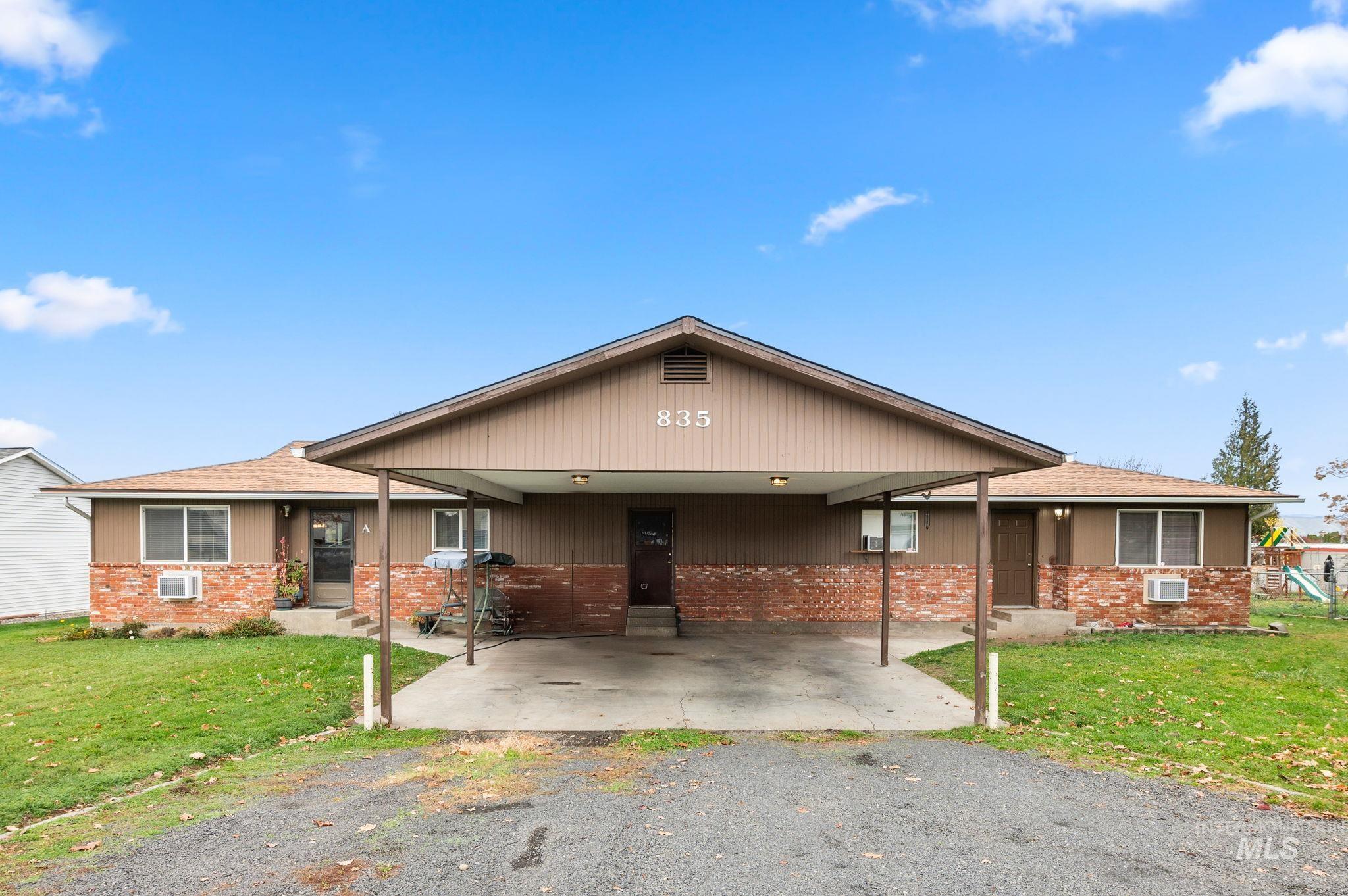 835 Stewart Avenue, Lewiston, Idaho 83501, 2 Bedrooms, 1 Bathroom, Residential Income For Sale, Price $379,500,MLS 98968282