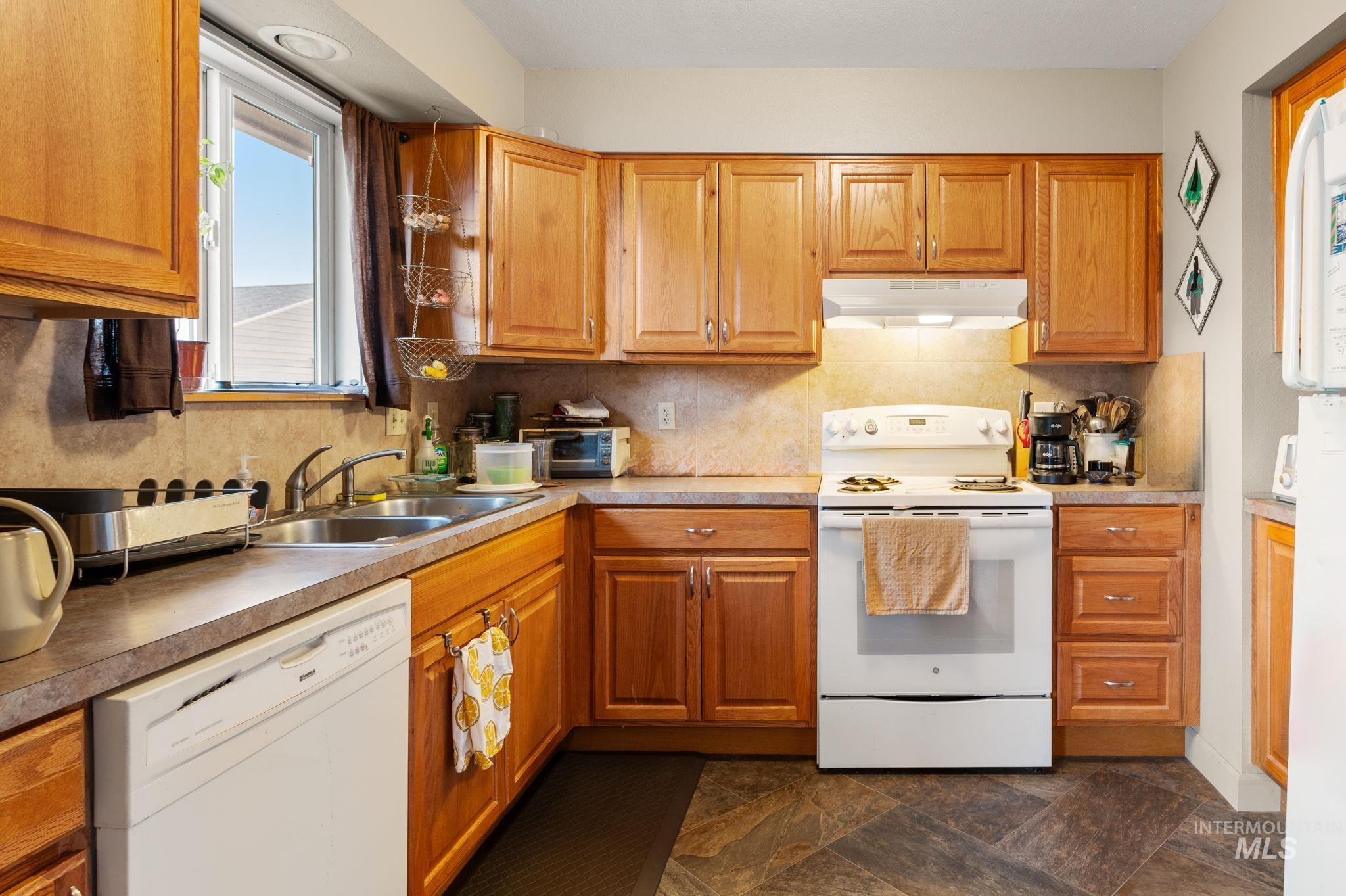 835 Stewart Avenue, Lewiston, Idaho 83501, 2 Bedrooms, 1 Bathroom, Residential Income For Sale, Price $379,500,MLS 98968282