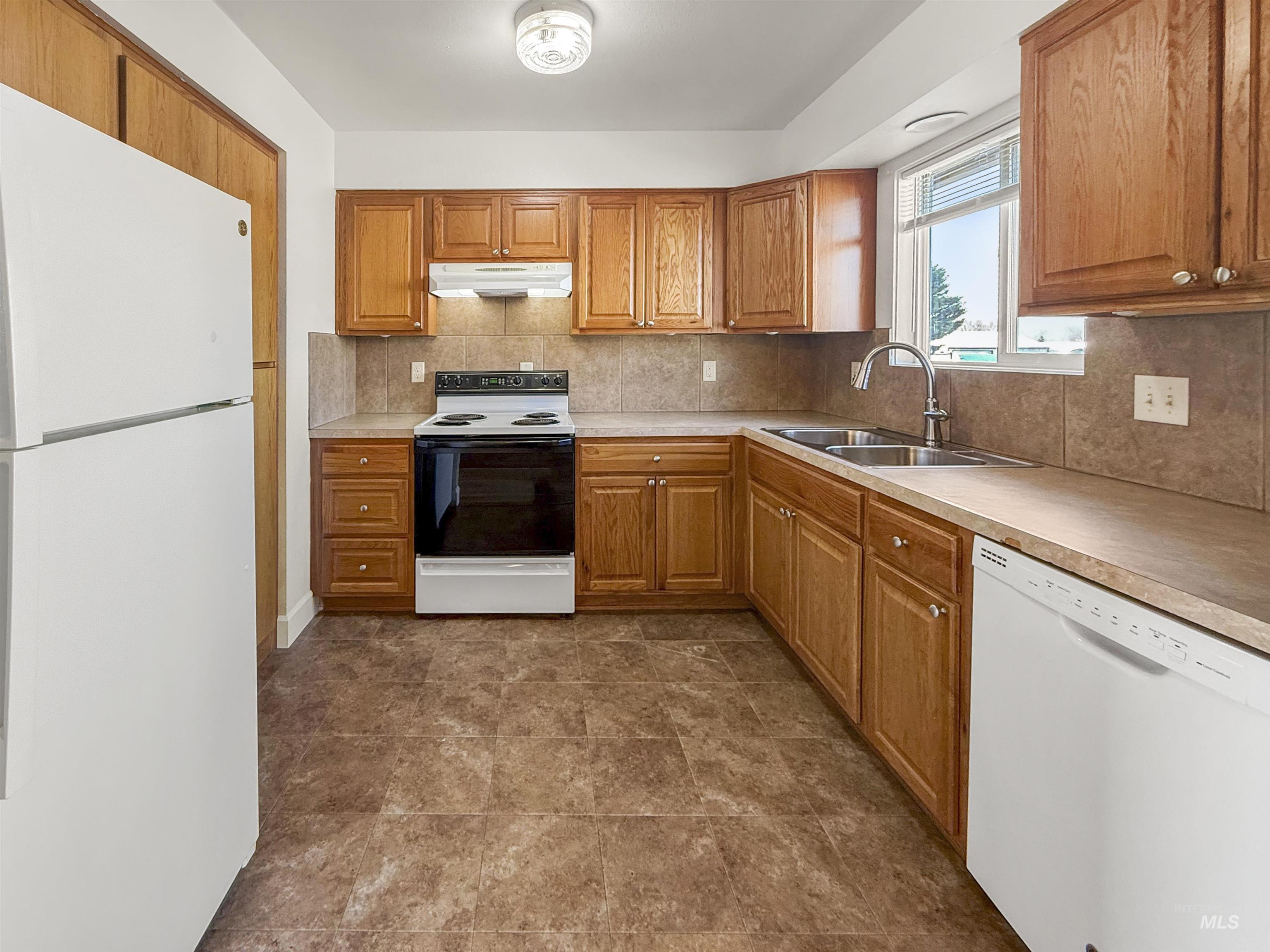 835 Stewart Avenue, Lewiston, Idaho 83501, 2 Bedrooms, 1 Bathroom, Residential Income For Sale, Price $379,500,MLS 98968282