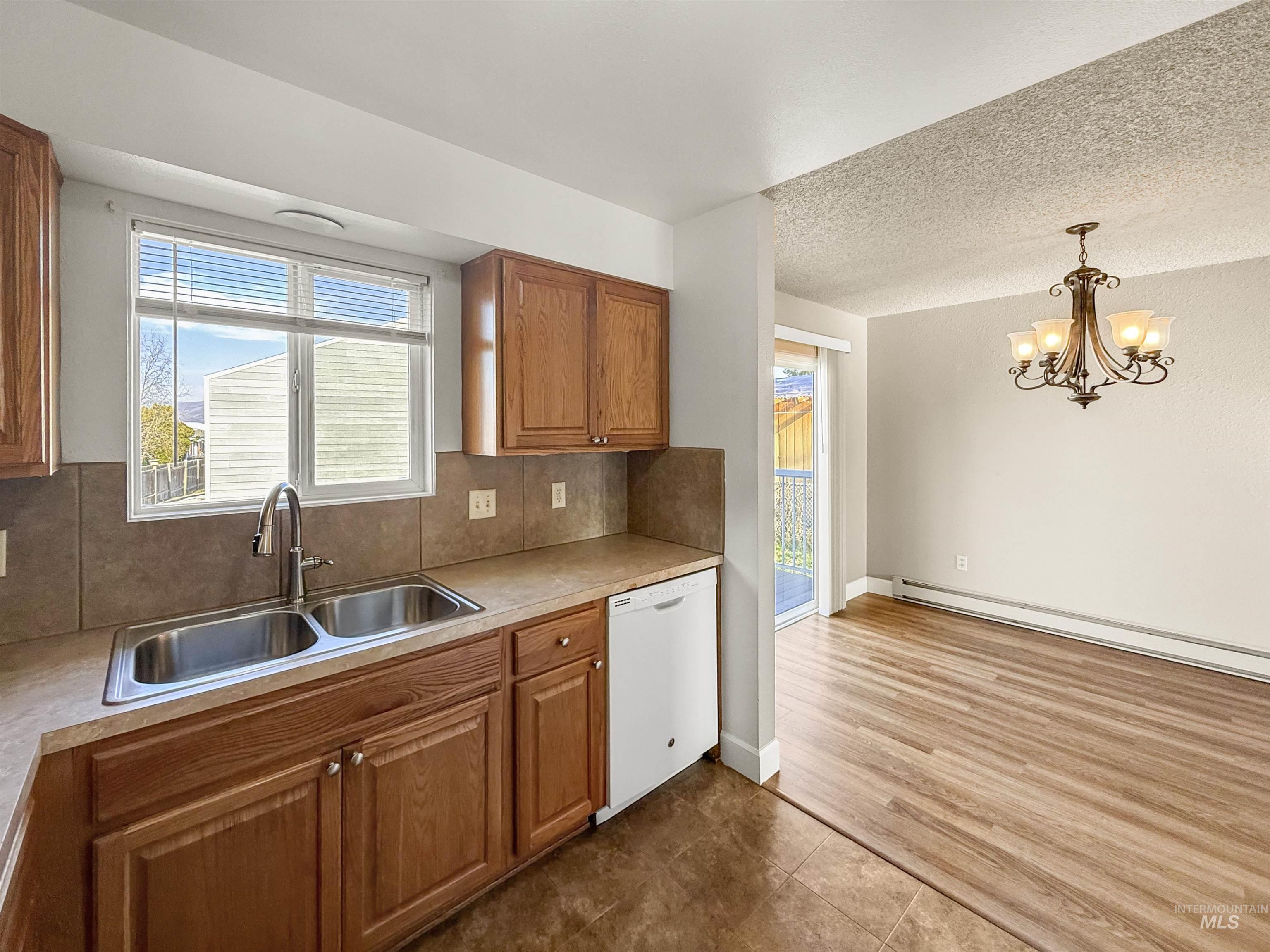 835 Stewart Avenue, Lewiston, Idaho 83501, 2 Bedrooms, 1 Bathroom, Residential Income For Sale, Price $379,500,MLS 98968282