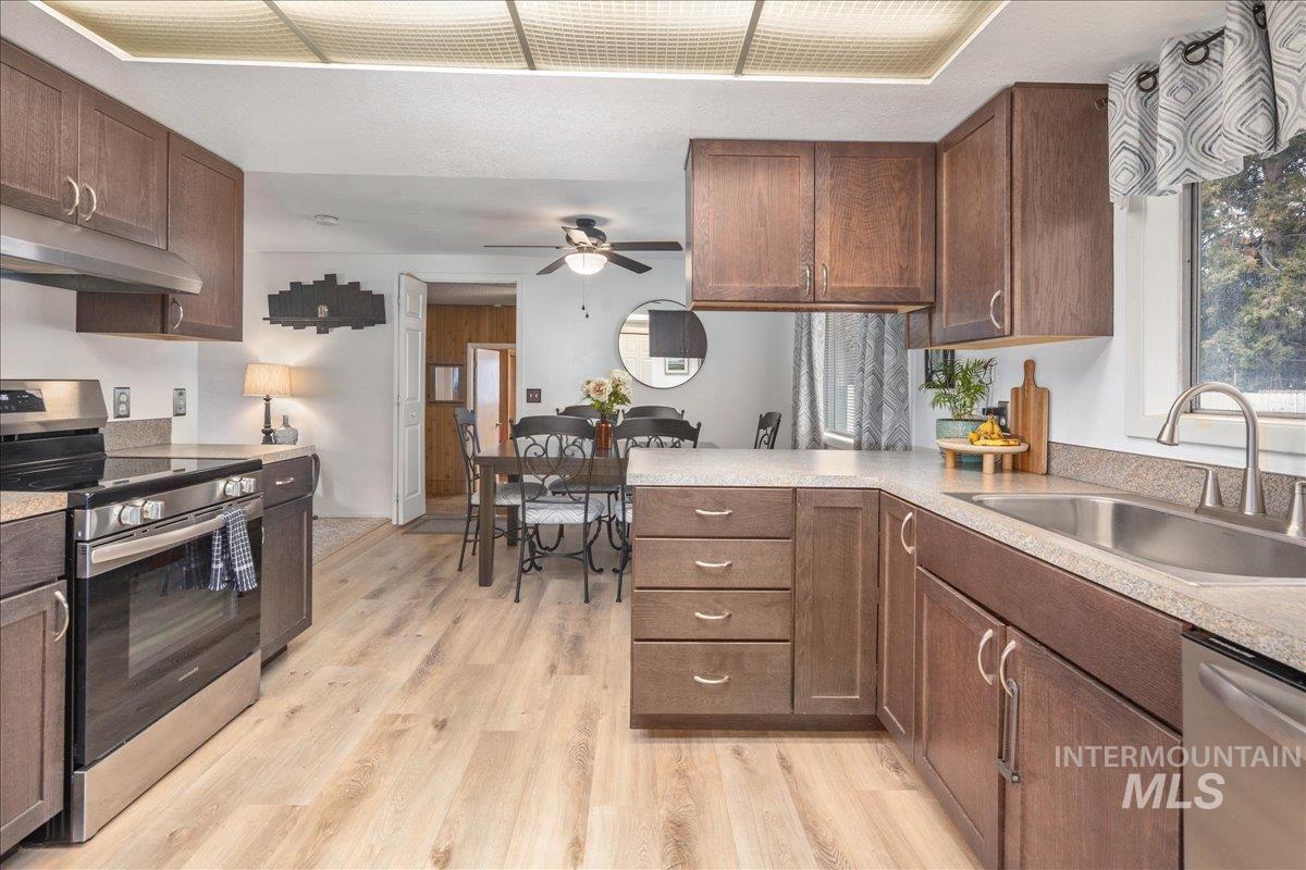 4550 W Bloom St, Boise, Idaho 83703, 4 Bedrooms, 2 Bathrooms, Residential For Sale, Price $470,000,MLS 98968297