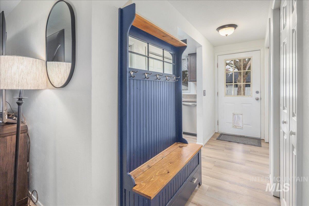 4550 W Bloom St, Boise, Idaho 83703, 4 Bedrooms, 2 Bathrooms, Residential For Sale, Price $470,000,MLS 98968297