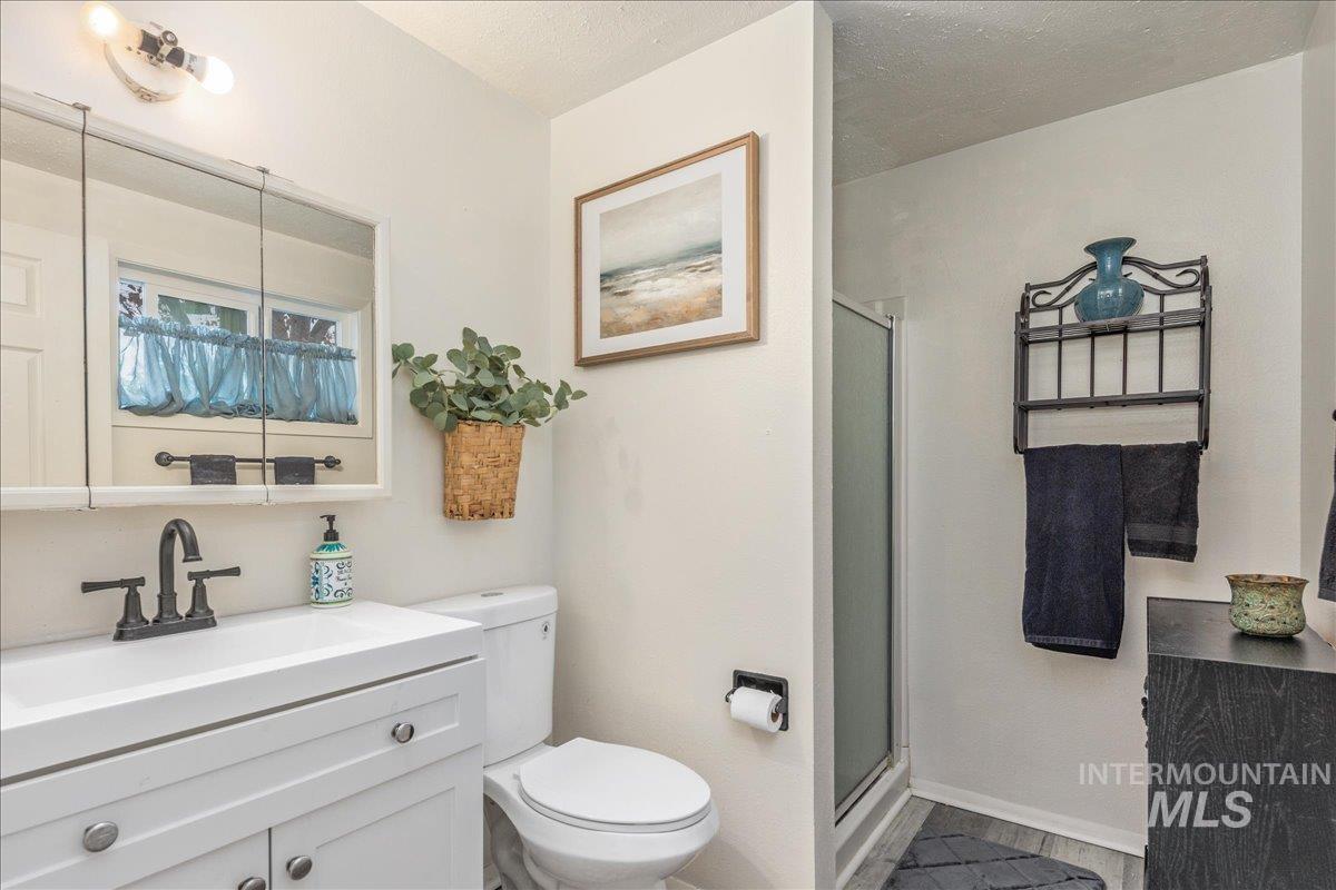 4550 W Bloom St, Boise, Idaho 83703, 4 Bedrooms, 2 Bathrooms, Residential For Sale, Price $470,000,MLS 98968297