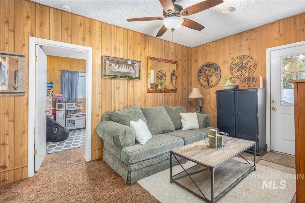 4550 W Bloom St, Boise, Idaho 83703, 4 Bedrooms, 2 Bathrooms, Residential For Sale, Price $470,000,MLS 98968297