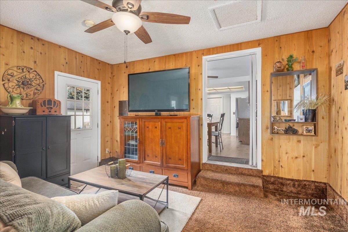 4550 W Bloom St, Boise, Idaho 83703, 4 Bedrooms, 2 Bathrooms, Residential For Sale, Price $470,000,MLS 98968297