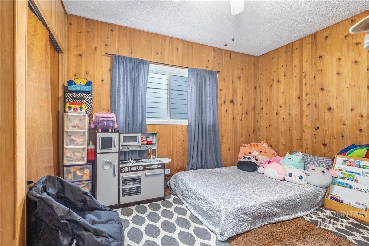 4550 W Bloom St, Boise, Idaho 83703, 4 Bedrooms, 2 Bathrooms, Residential For Sale, Price $470,000,MLS 98968297