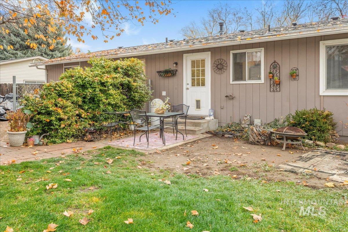 4550 W Bloom St, Boise, Idaho 83703, 4 Bedrooms, 2 Bathrooms, Residential For Sale, Price $470,000,MLS 98968297