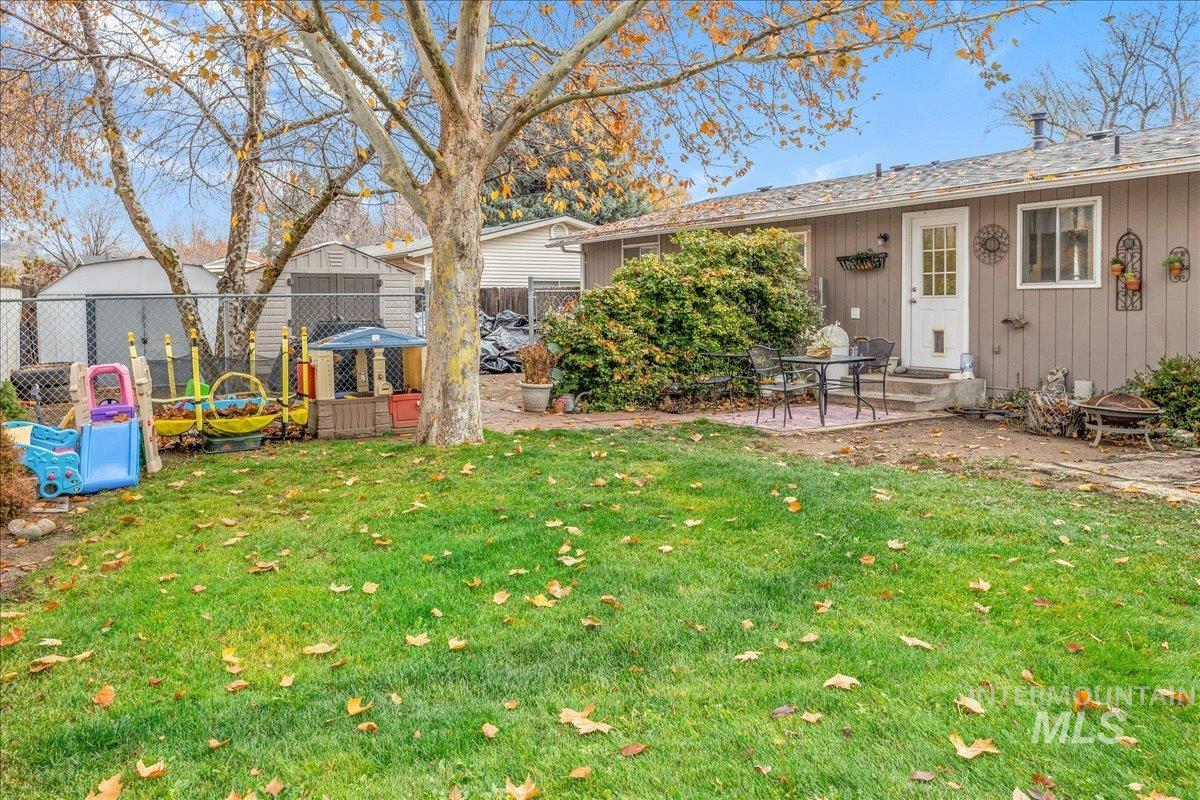 4550 W Bloom St, Boise, Idaho 83703, 4 Bedrooms, 2 Bathrooms, Residential For Sale, Price $470,000,MLS 98968297