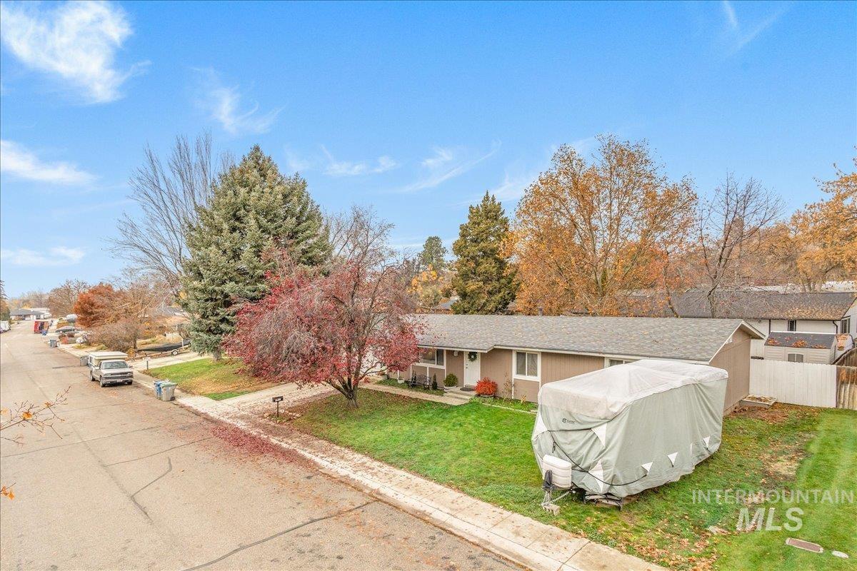 4550 W Bloom St, Boise, Idaho 83703, 4 Bedrooms, 2 Bathrooms, Residential For Sale, Price $470,000,MLS 98968297