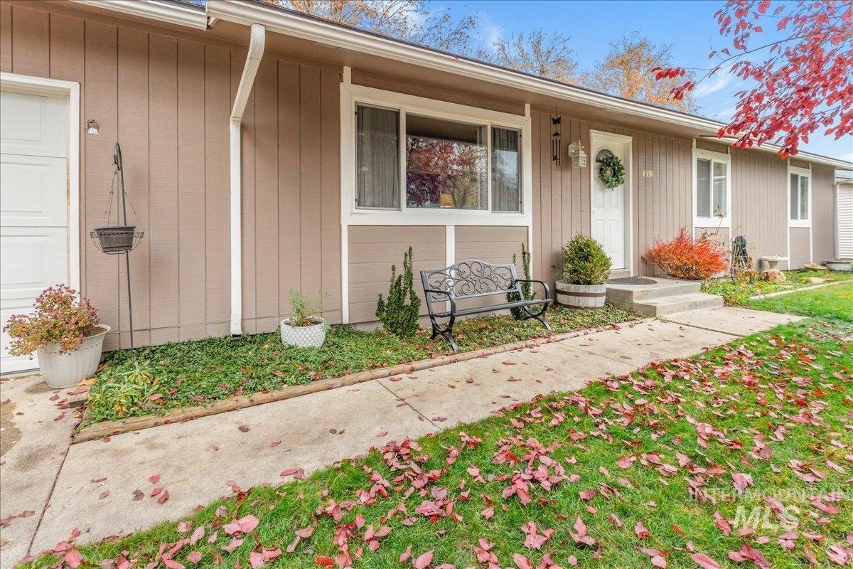 4550 W Bloom St, Boise, Idaho 83703, 4 Bedrooms, 2 Bathrooms, Residential For Sale, Price $470,000,MLS 98968297