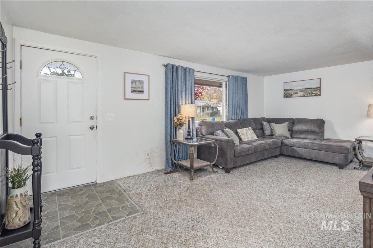 4550 W Bloom St, Boise, Idaho 83703, 4 Bedrooms, 2 Bathrooms, Residential For Sale, Price $470,000,MLS 98968297