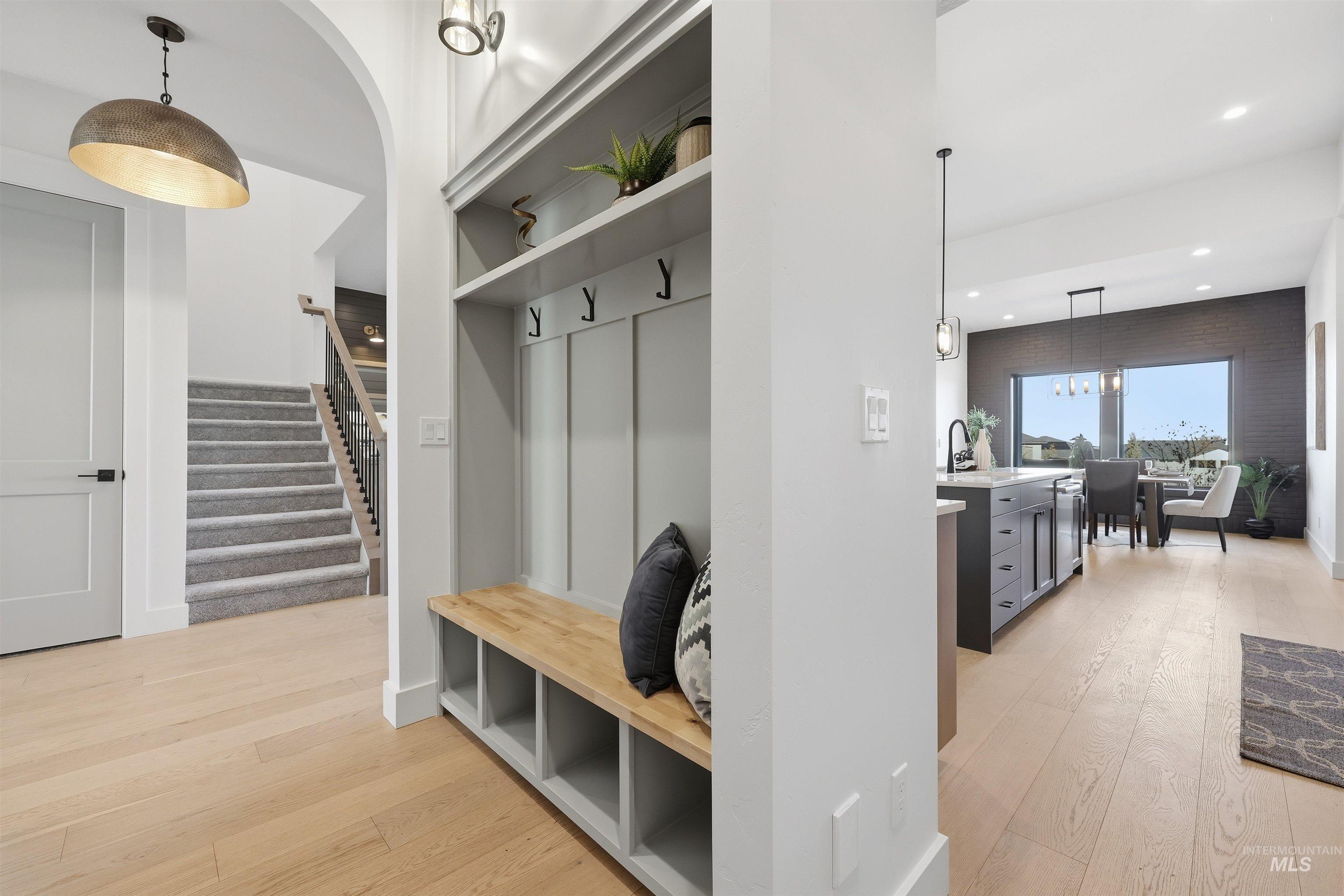 42 E Shafer View Drive, Meridian, Idaho 83642, 4 Bedrooms, 3.5 Bathrooms, Residential For Sale, Price $1,249,900,MLS 98968301