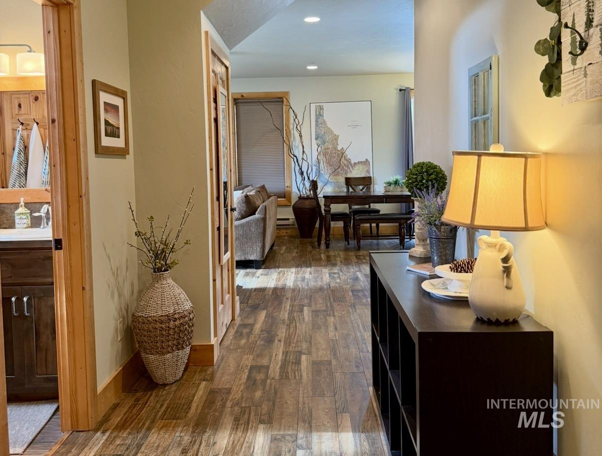 241 Bald Eagle Ln, Donnelly, Idaho 83615, 3 Bedrooms, 2 Bathrooms, Residential For Sale, Price $799,950,MLS 98968303