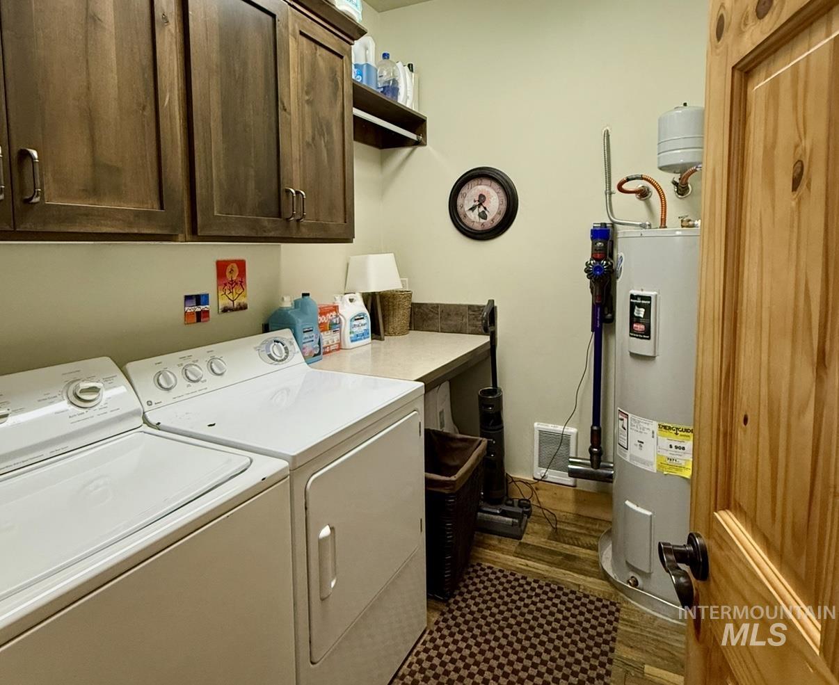 241 Bald Eagle Ln, Donnelly, Idaho 83615, 3 Bedrooms, 2 Bathrooms, Residential For Sale, Price $799,950,MLS 98968303