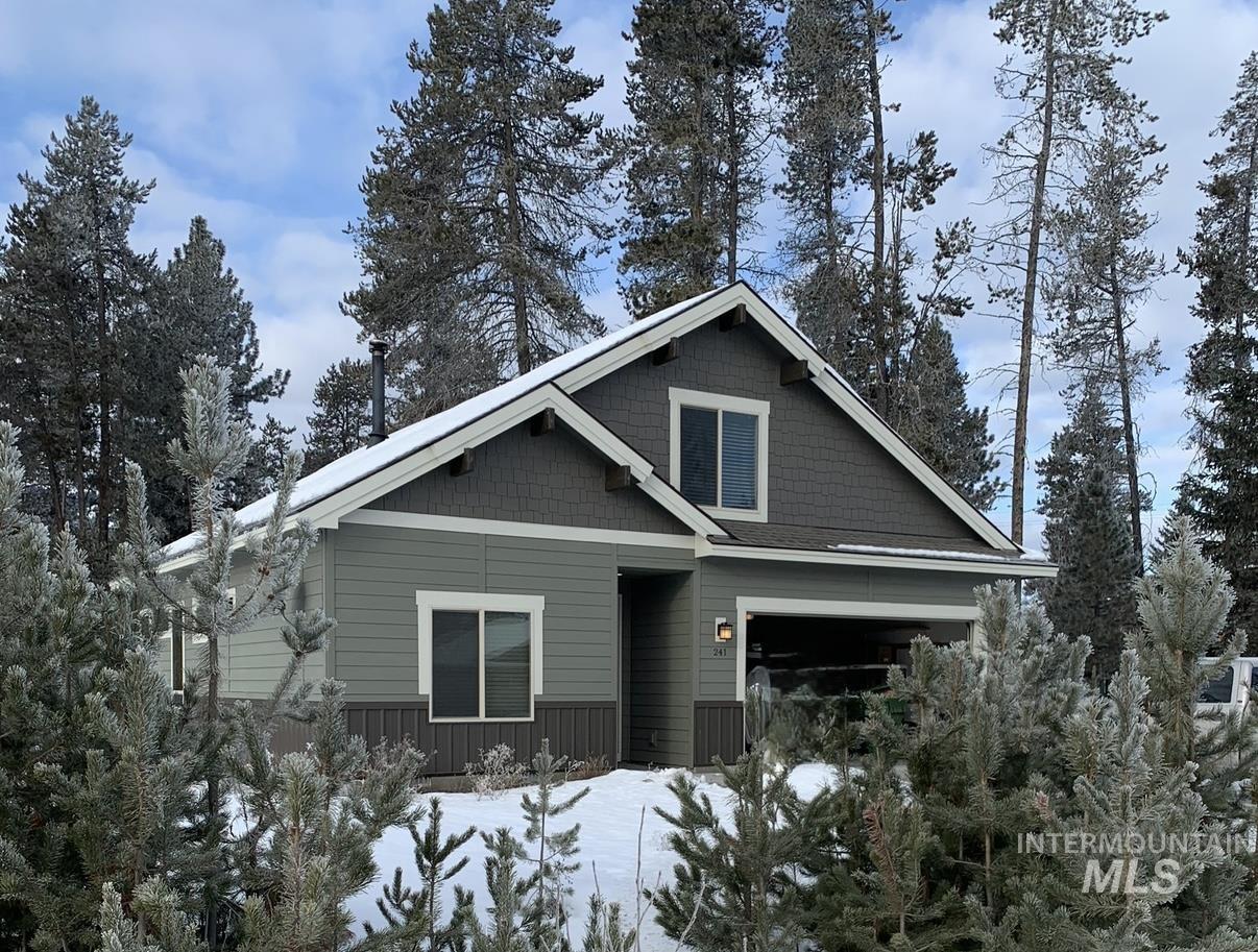 241 Bald Eagle Ln, Donnelly, Idaho 83615, 3 Bedrooms, 2 Bathrooms, Residential For Sale, Price $799,950,MLS 98968303