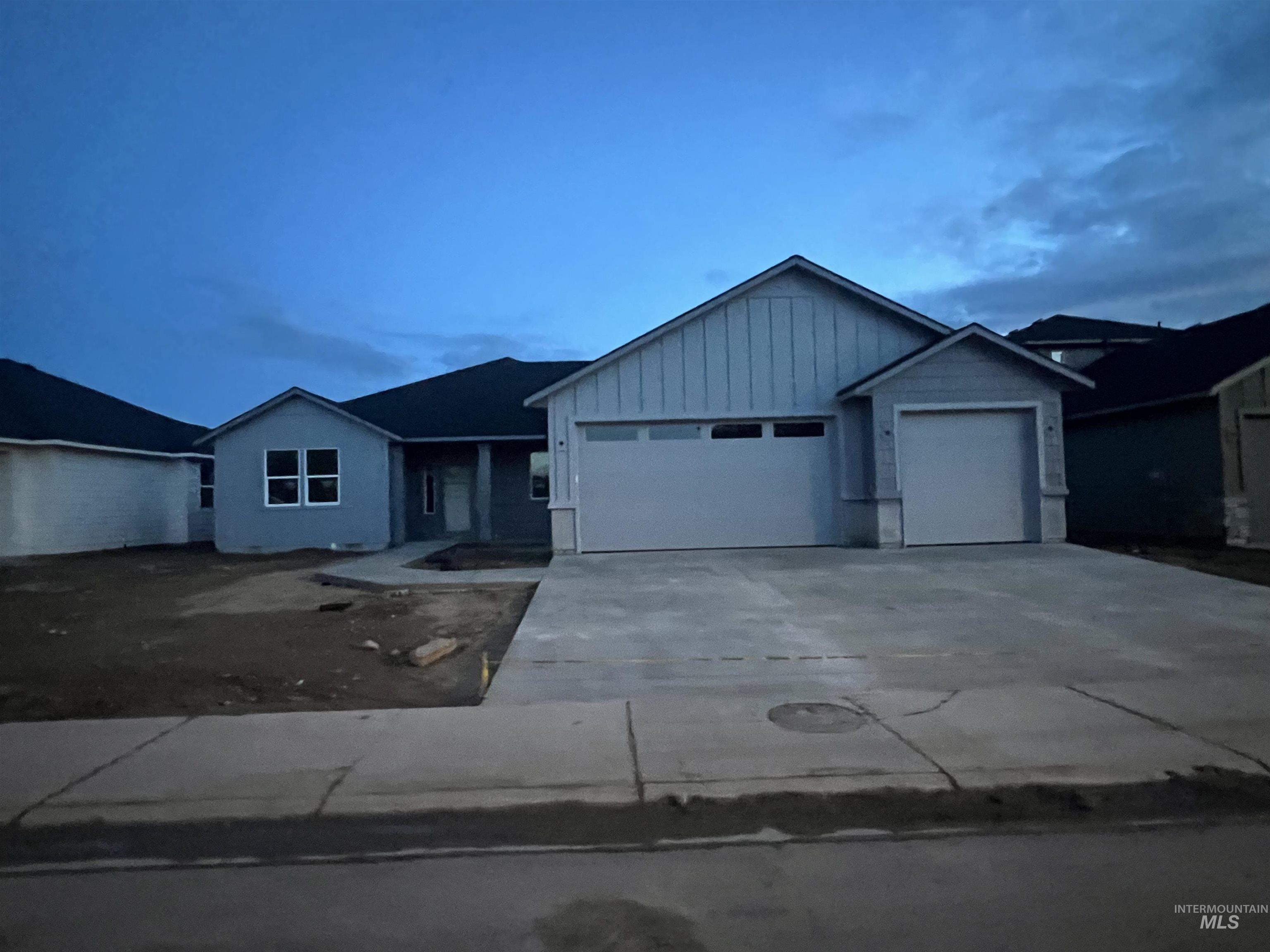 1183 W Recess Way, Kuna, Idaho 83634, 4 Bedrooms, 2.5 Bathrooms, Residential For Sale, Price $615,000,MLS 98968311