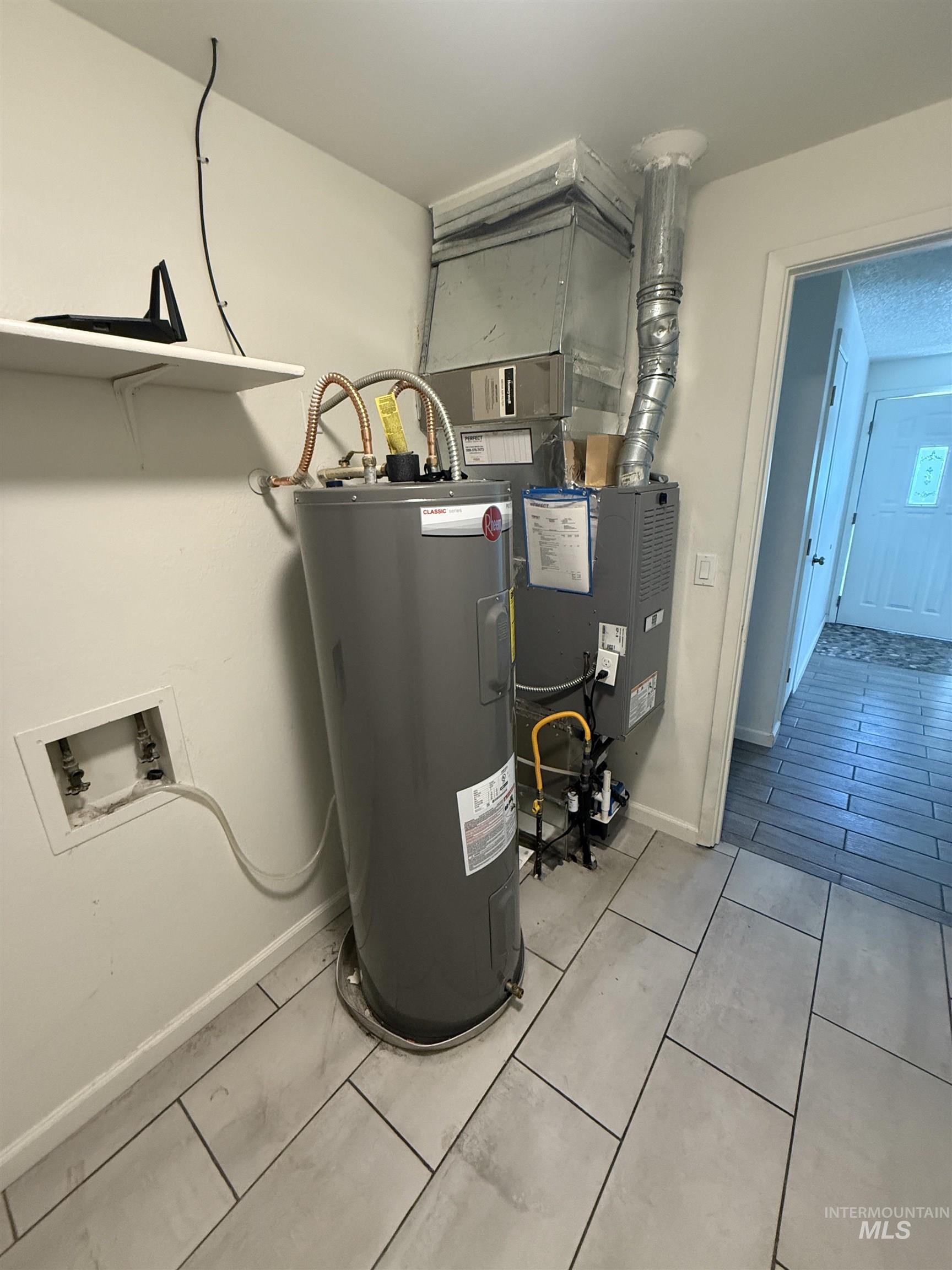 2595 N 3rd E, Mountain Home, Idaho 83647, 3 Bedrooms, 2 Bathrooms, Residential For Sale, Price $365,000, 98968312