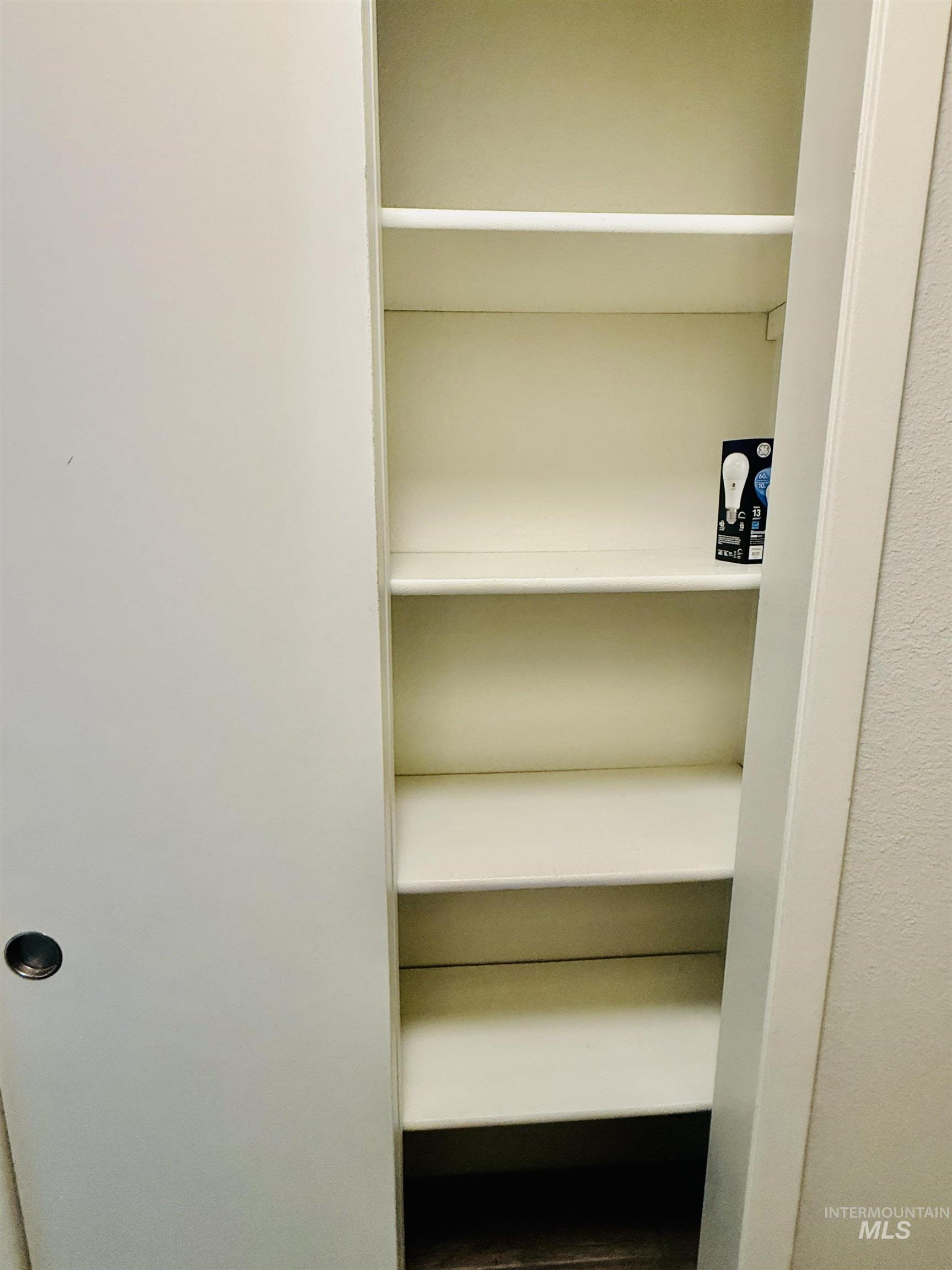 2595 N 3rd E, Mountain Home, Idaho 83647, 3 Bedrooms, 2 Bathrooms, Residential For Sale, Price $365,000, 98968312