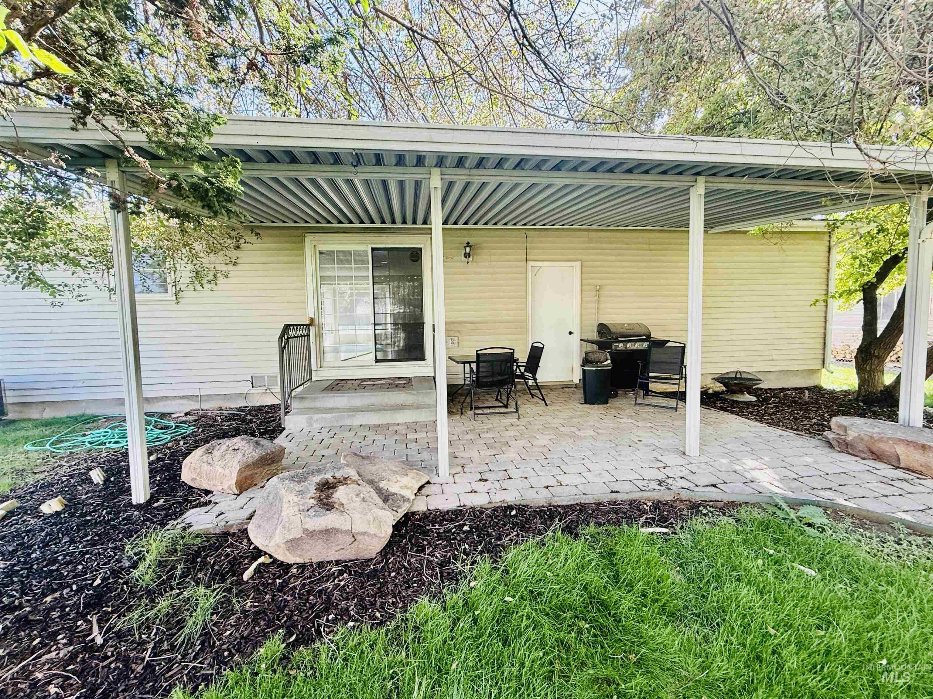 2595 N 3rd E, Mountain Home, Idaho 83647, 3 Bedrooms, 2 Bathrooms, Residential For Sale, Price $365,000, 98968312