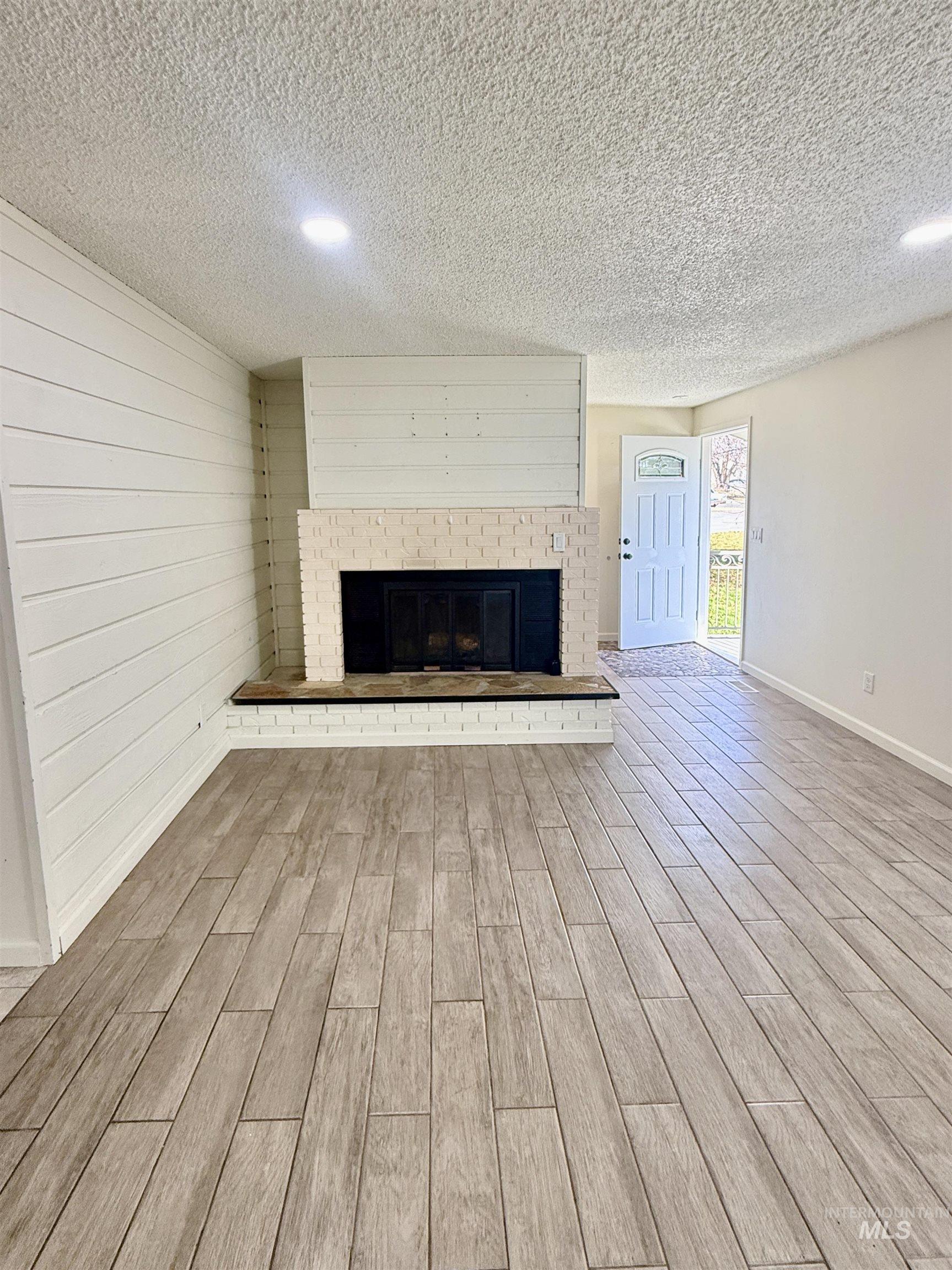 2595 N 3rd E, Mountain Home, Idaho 83647, 3 Bedrooms, 2 Bathrooms, Residential For Sale, Price $365,000, 98968312