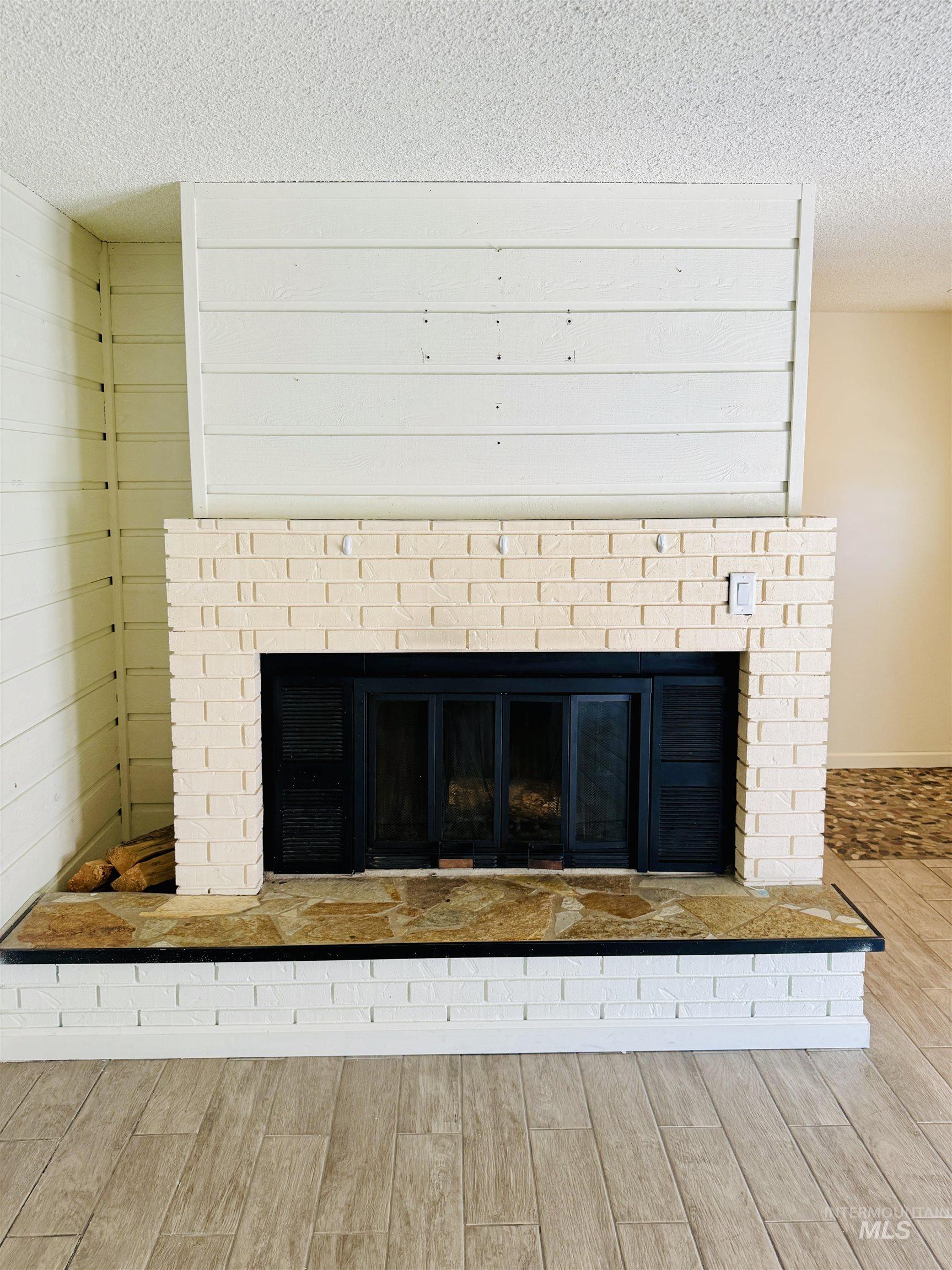 2595 N 3rd E, Mountain Home, Idaho 83647, 3 Bedrooms, 2 Bathrooms, Residential For Sale, Price $365,000, 98968312