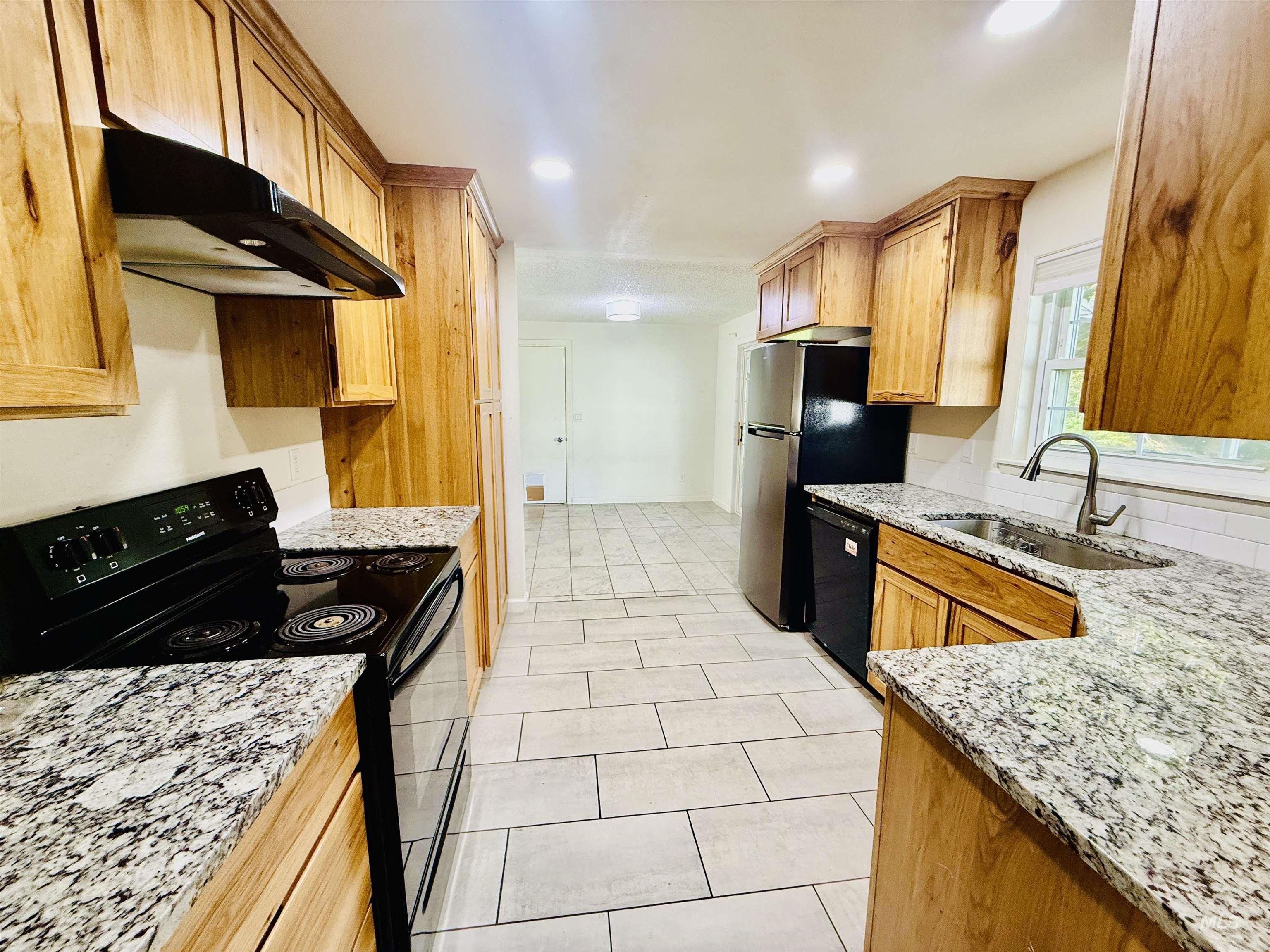 2595 N 3rd E, Mountain Home, Idaho 83647, 3 Bedrooms, 2 Bathrooms, Residential For Sale, Price $365,000, 98968312