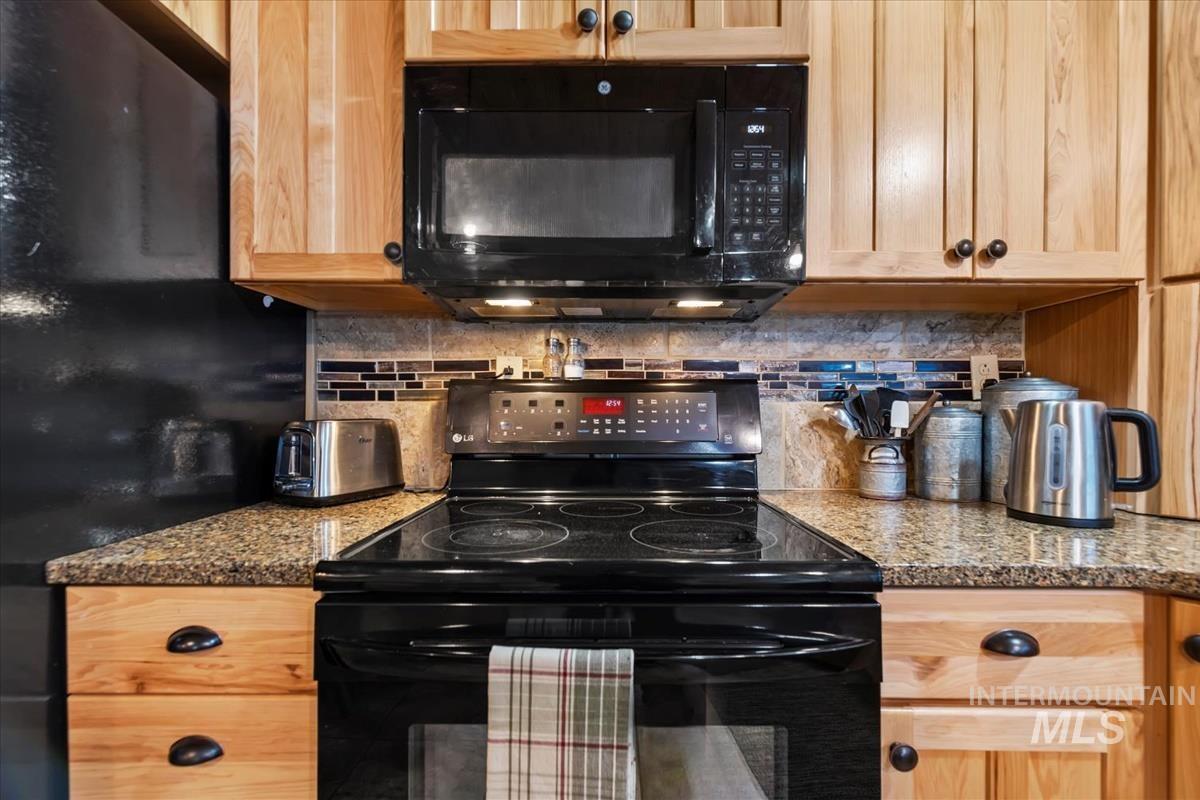 182 Southfork Rd, Garden Valley, Idaho 83622, 5 Bedrooms, 3 Bathrooms, Residential For Sale, Price $1,400,000,MLS 98968313