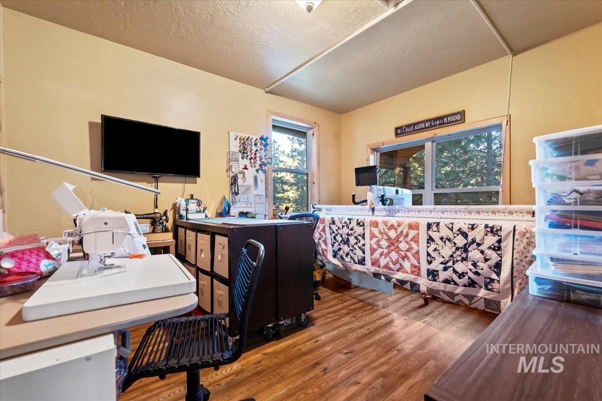 182 Southfork Rd, Garden Valley, Idaho 83622, 5 Bedrooms, 3 Bathrooms, Residential For Sale, Price $1,400,000,MLS 98968313