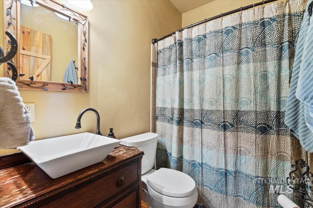 182 Southfork Rd, Garden Valley, Idaho 83622, 5 Bedrooms, 3 Bathrooms, Residential For Sale, Price $1,400,000,MLS 98968313