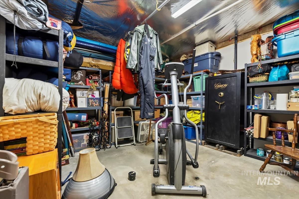 182 Southfork Rd, Garden Valley, Idaho 83622, 5 Bedrooms, 3 Bathrooms, Residential For Sale, Price $1,375,000, 98968313