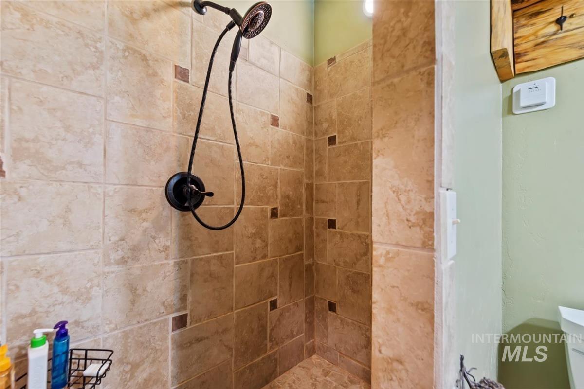 182 Southfork Rd, Garden Valley, Idaho 83622, 5 Bedrooms, 3 Bathrooms, Residential For Sale, Price $1,400,000,MLS 98968313