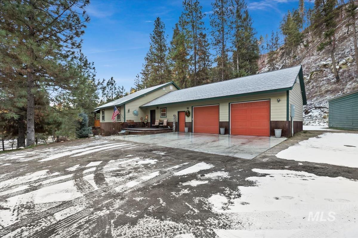 182 Southfork Rd, Garden Valley, Idaho 83622, 5 Bedrooms, 3 Bathrooms, Residential For Sale, Price $1,400,000,MLS 98968313