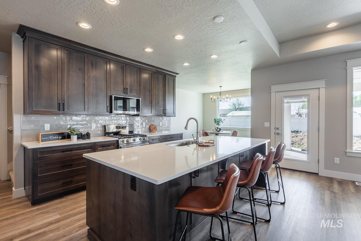 1171 W Recess Way, Kuna, Idaho 83634, 4 Bedrooms, 2.5 Bathrooms, Residential For Sale, Price $639,999,MLS 98968317